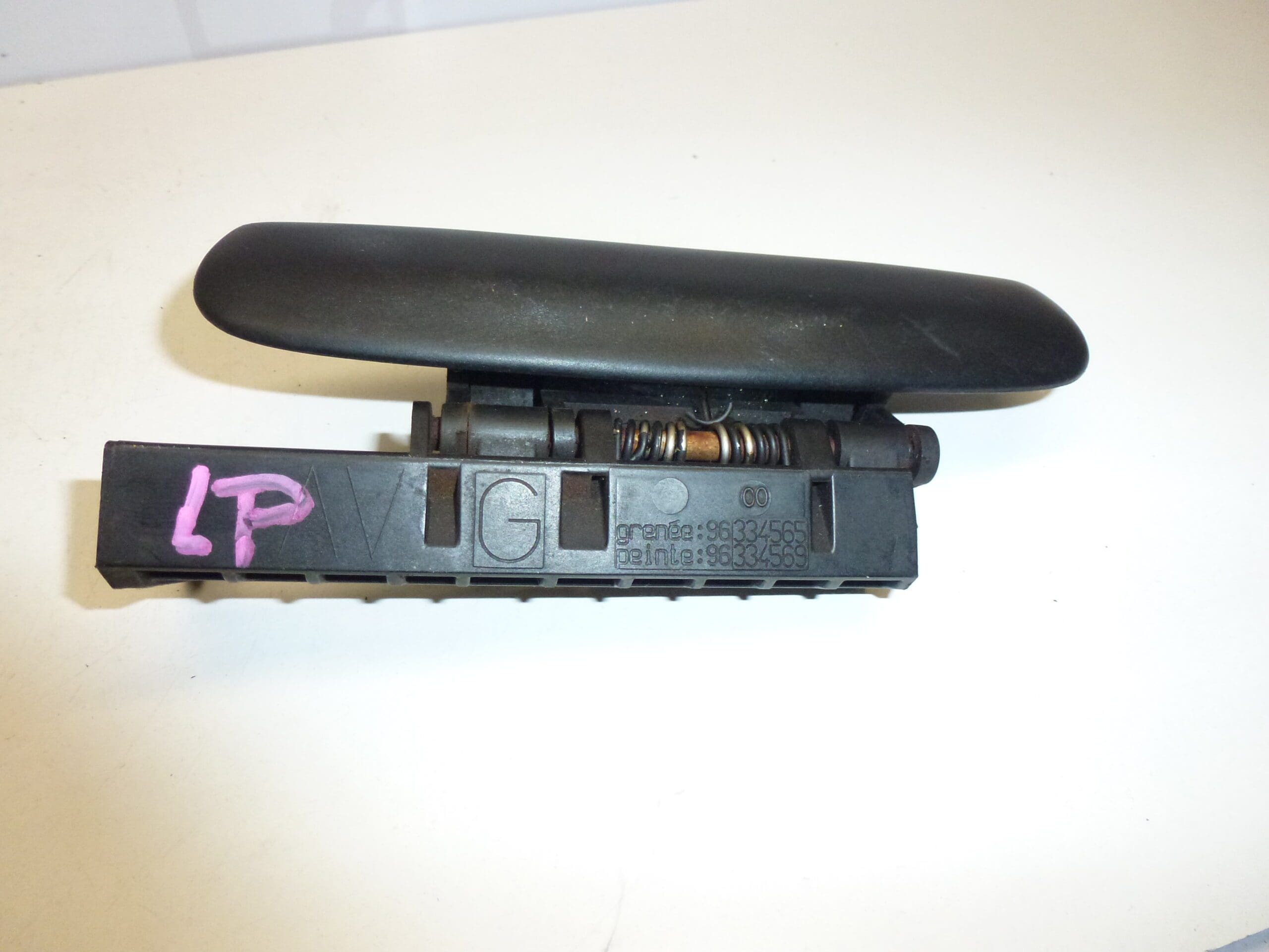 Citroën Xsara left front door handle black 96334565 9101L8