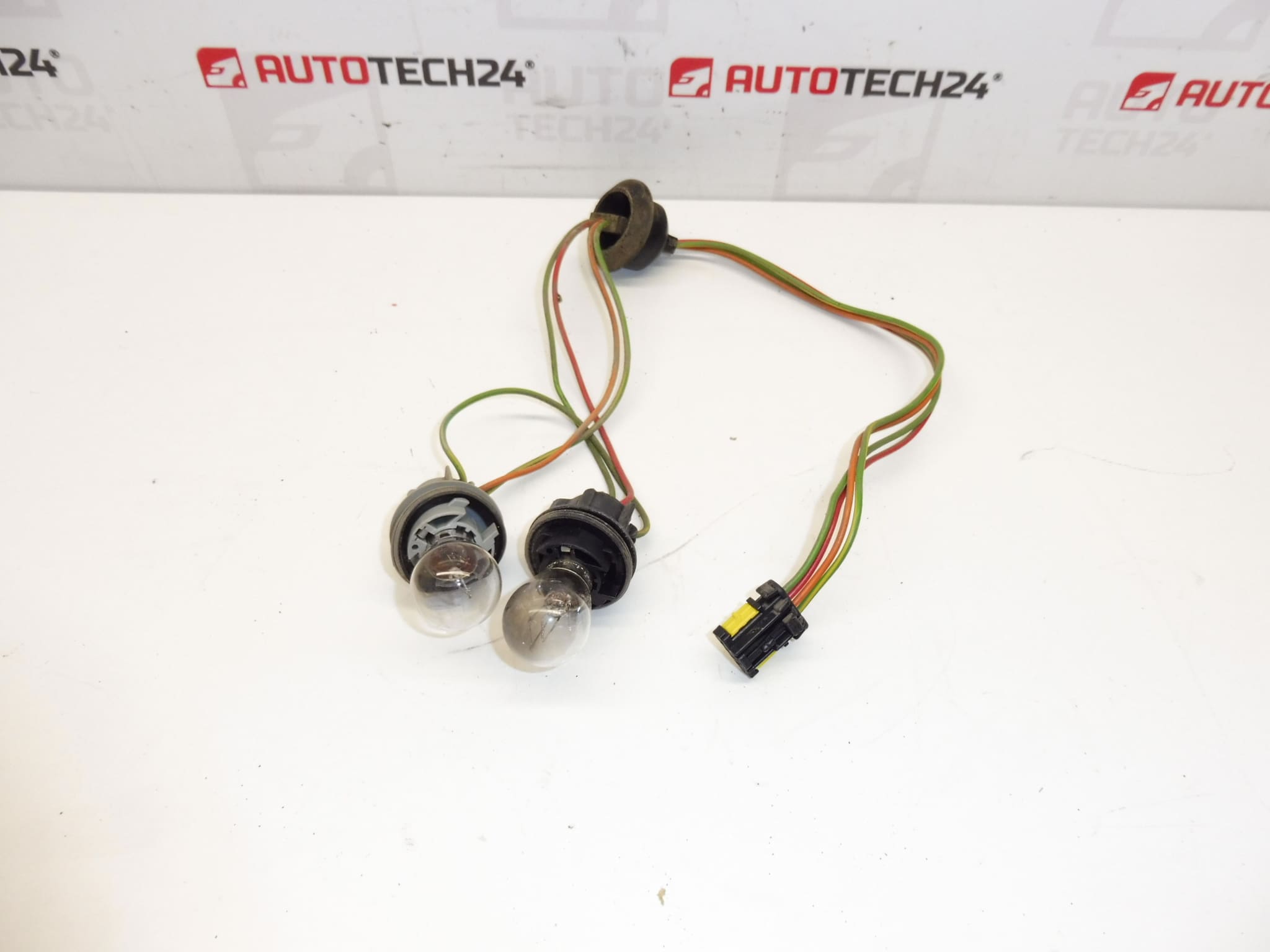 Peugeot 607 6534GS mudguard rear light socket harness