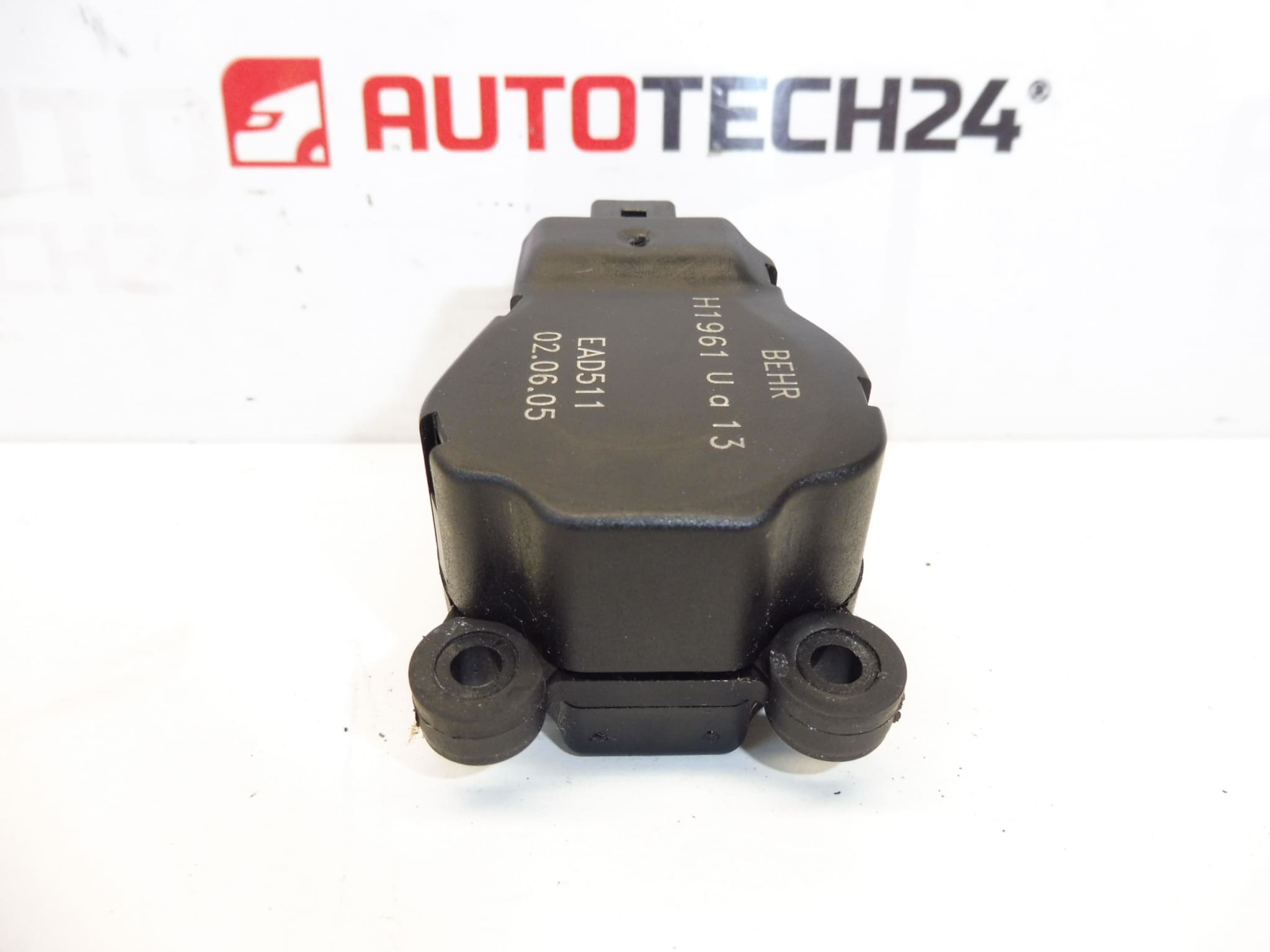 Servo heater Citroën Peugeot BEHR EAD511 H1961 Ua 13