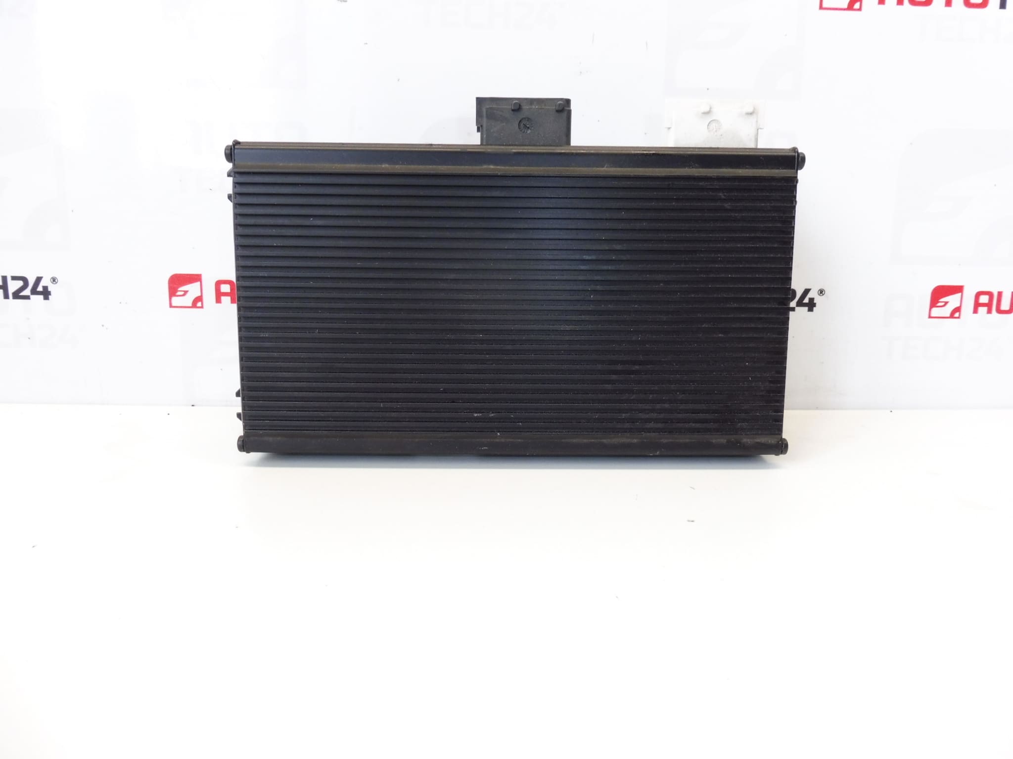 Amplifier JBL Citroën Peugeot 9631041580