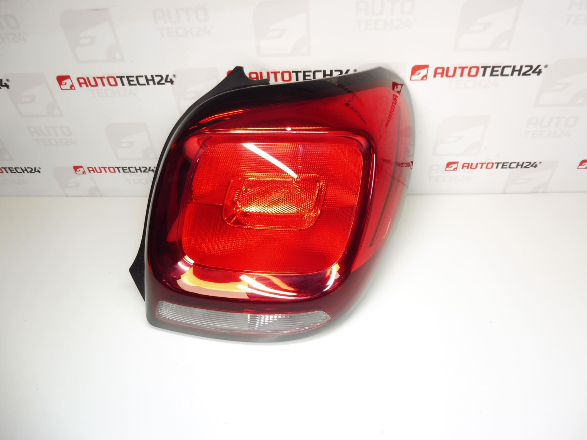 Right rear lamp Citroën C1 II 81550-0H152 B001031380