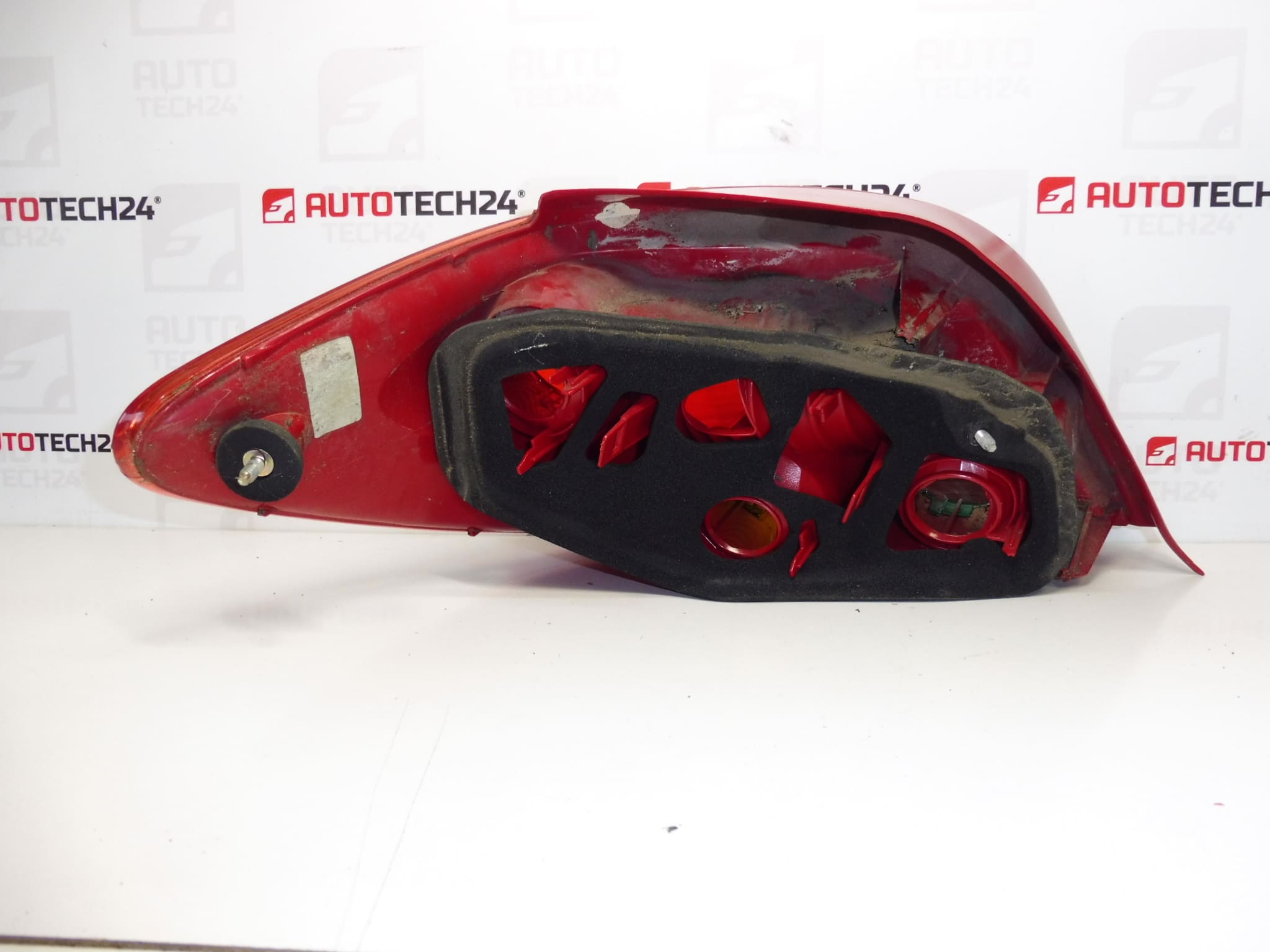 Right Rear Tail Light Peugeot 307 96343705JE 89023239 6351P3 - Image 2