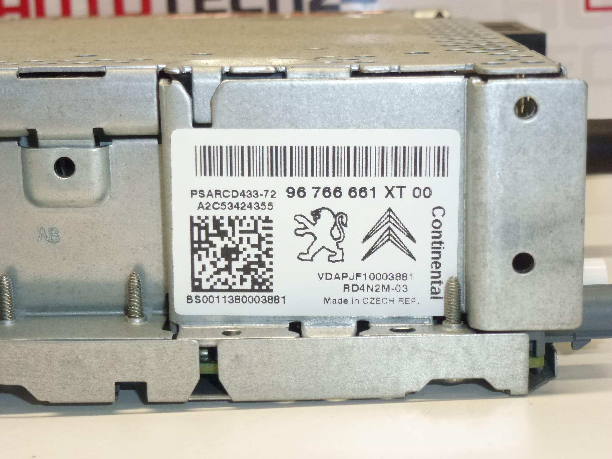 Car radio Citroën Peugeot RT3-B5-N3 96766661XT 16077577XT