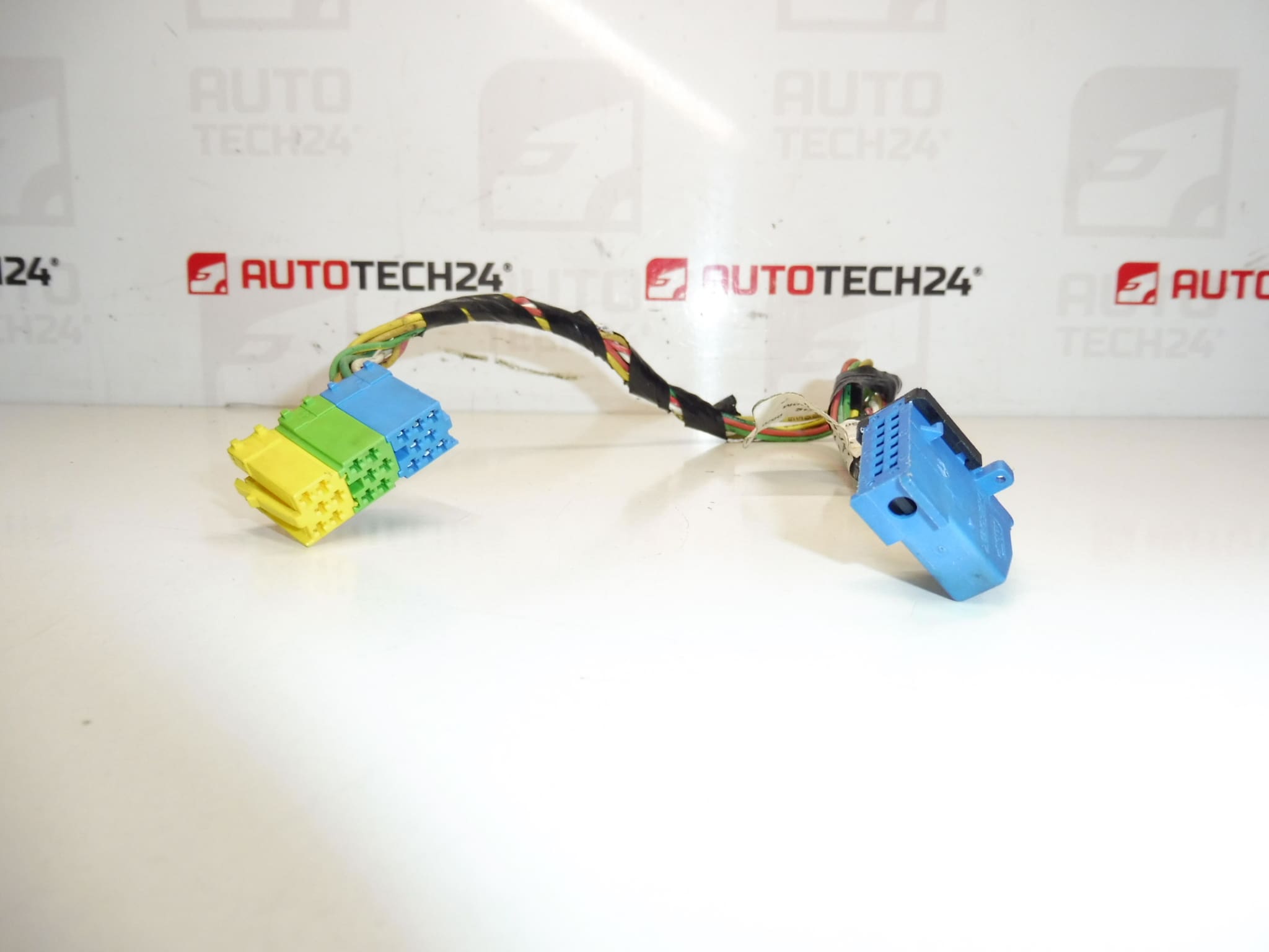 CD Changer Wiring Harness Citroen Peugeot 9642532680 - Image 2