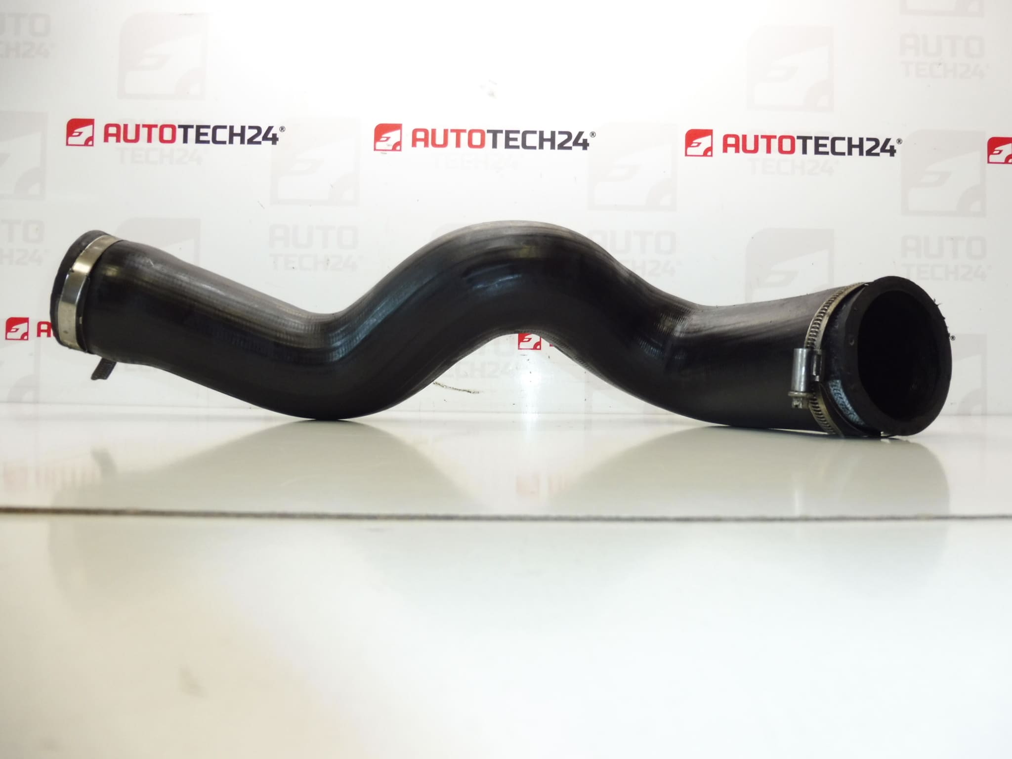 Air Intake Connector for Citroën Peugeot 2.0 and 2.2 HDI 0382W8 - Image 2