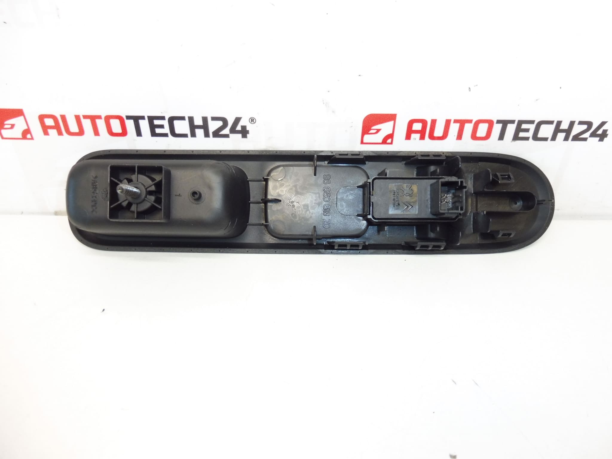 Window Control Peugeot 3008 and 5008 96662297XT 96650618ZD 6490X3 - Image 2