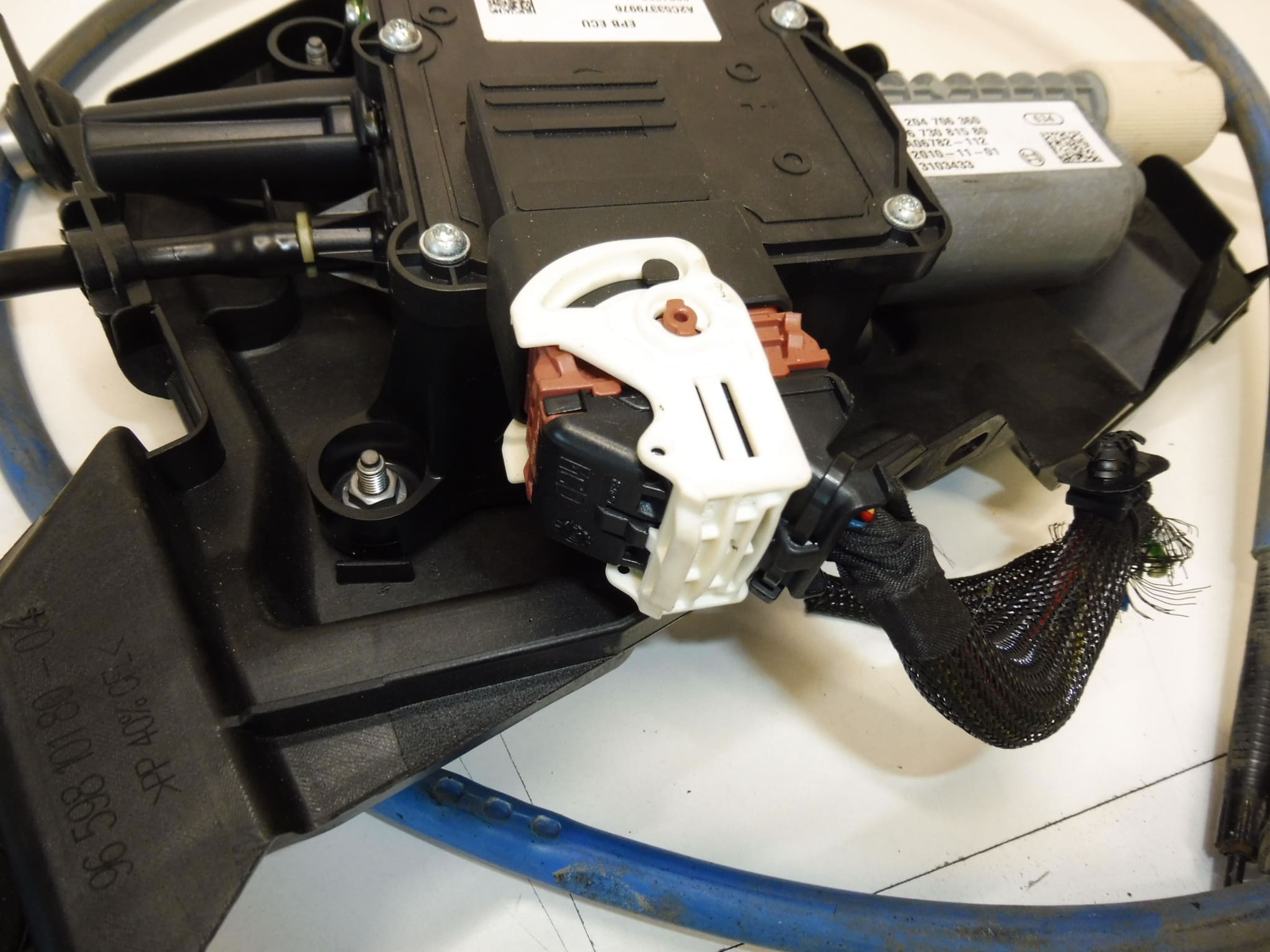 Electronic Handbrake Peugeot 5008 I 0204706360 9673081580 470219 - Image 2