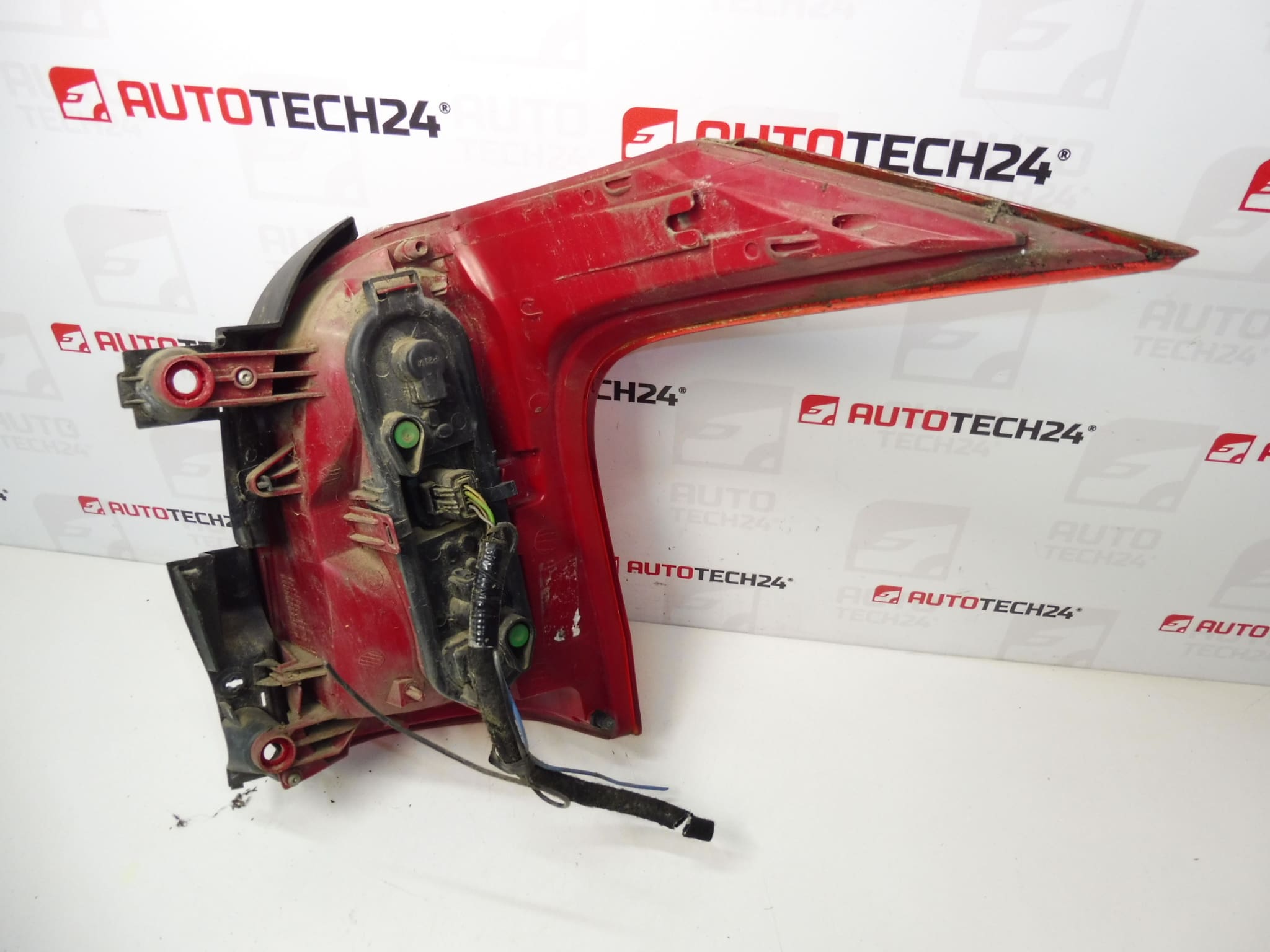 Left Rear Lamp Peugeot 5008 I 9672666580 6350KH 6350HX - Image 2