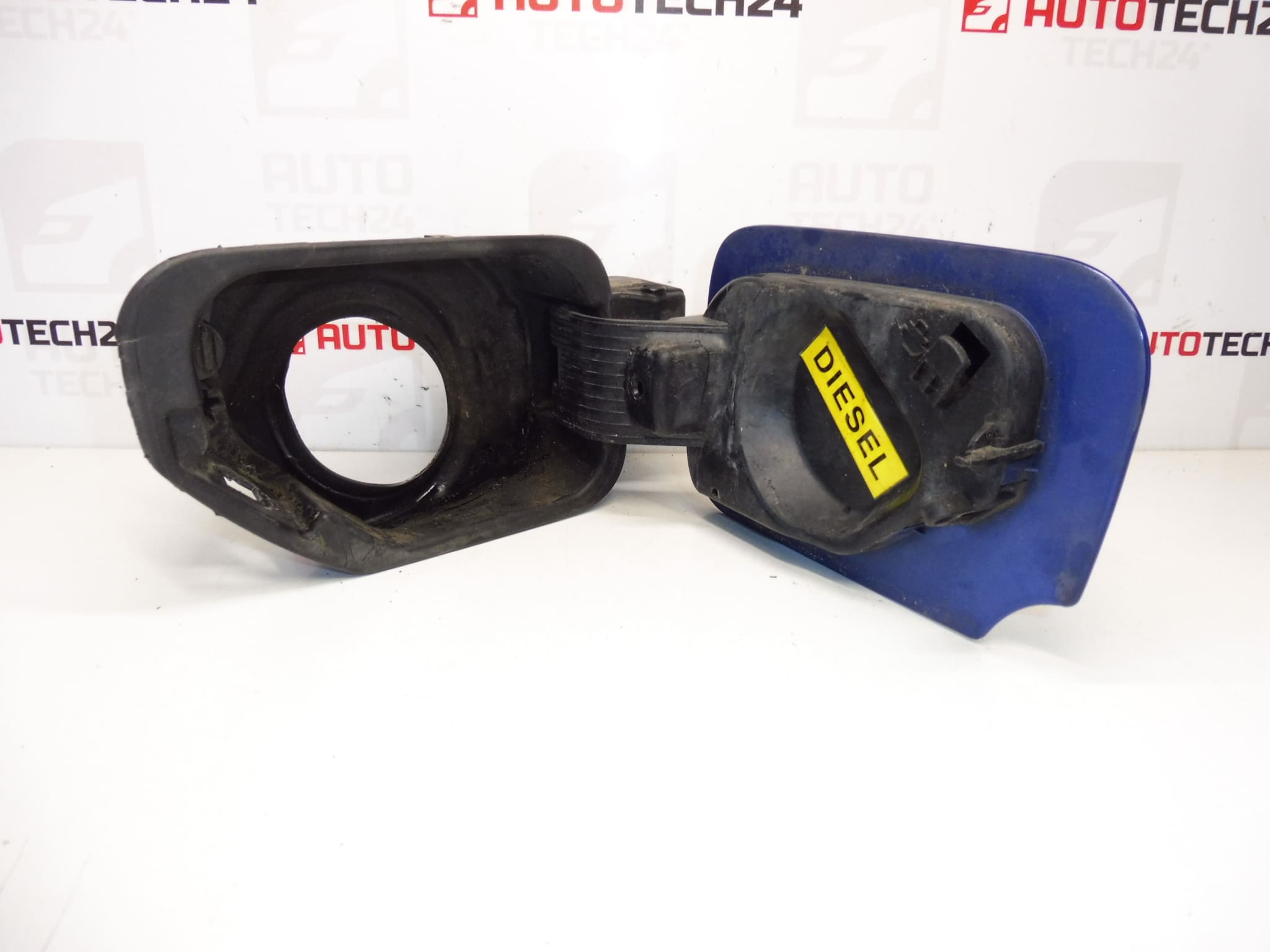 Fuel Cap Cover Peugeot 407 1517A7 151877 KNND - Image 2