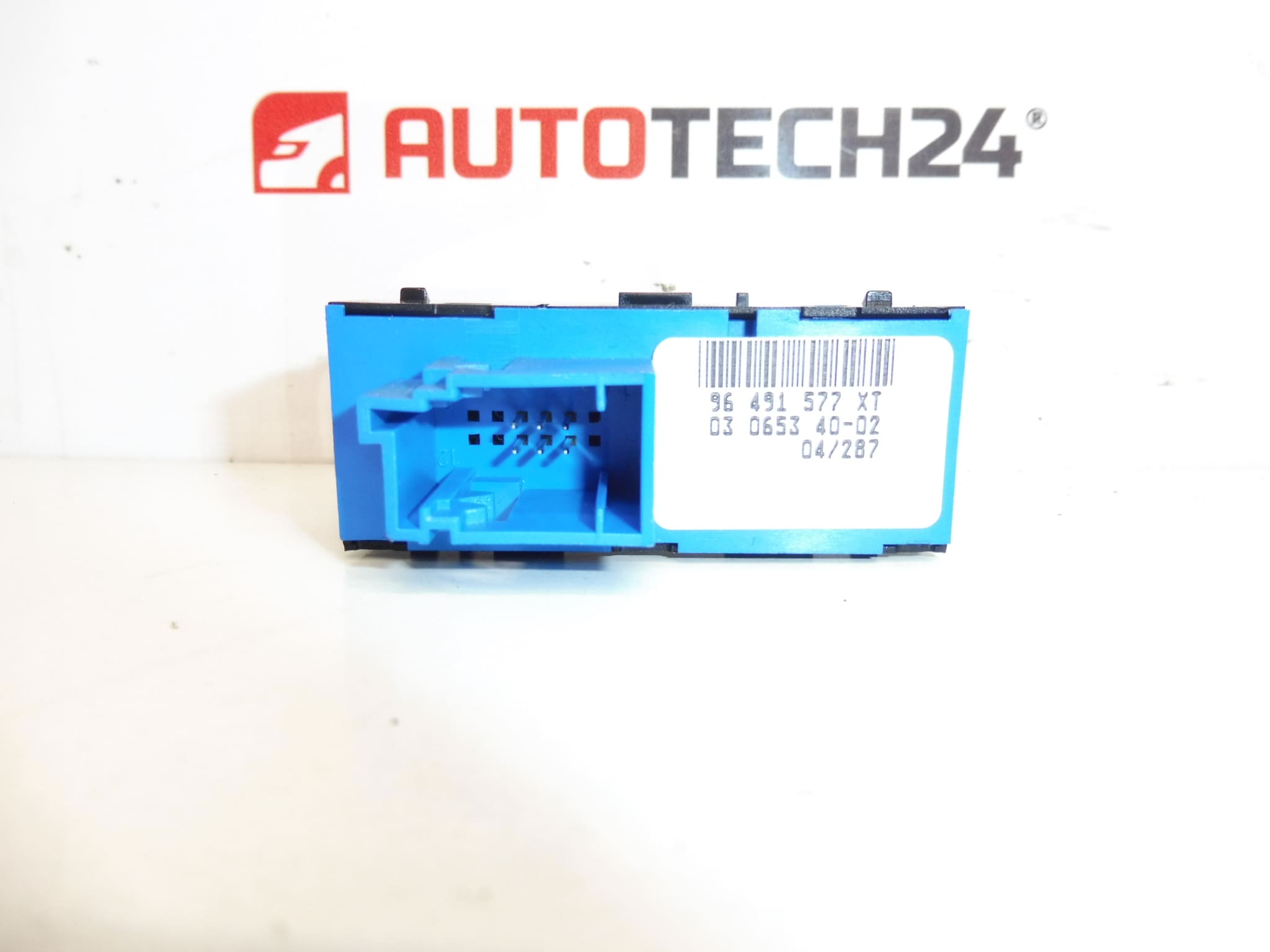 ESP (Electronic Stability Program) switch for Peugeot 407 - part numbers 96491577XT, 6554EZ - Image 2