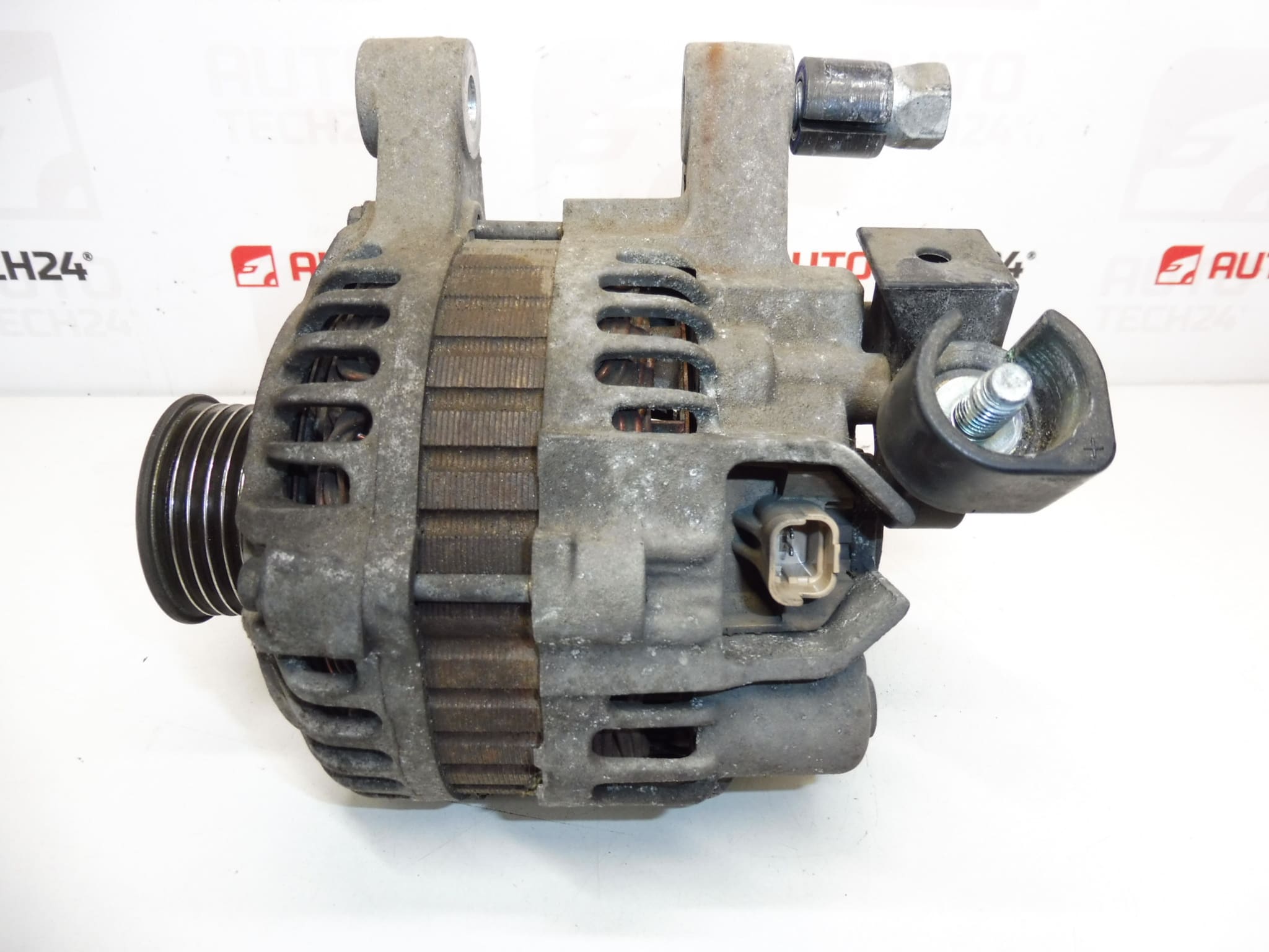 Alternator for Peugeot / Citroen (PSA) - Part No. 9638544180, 57056C - Image 2