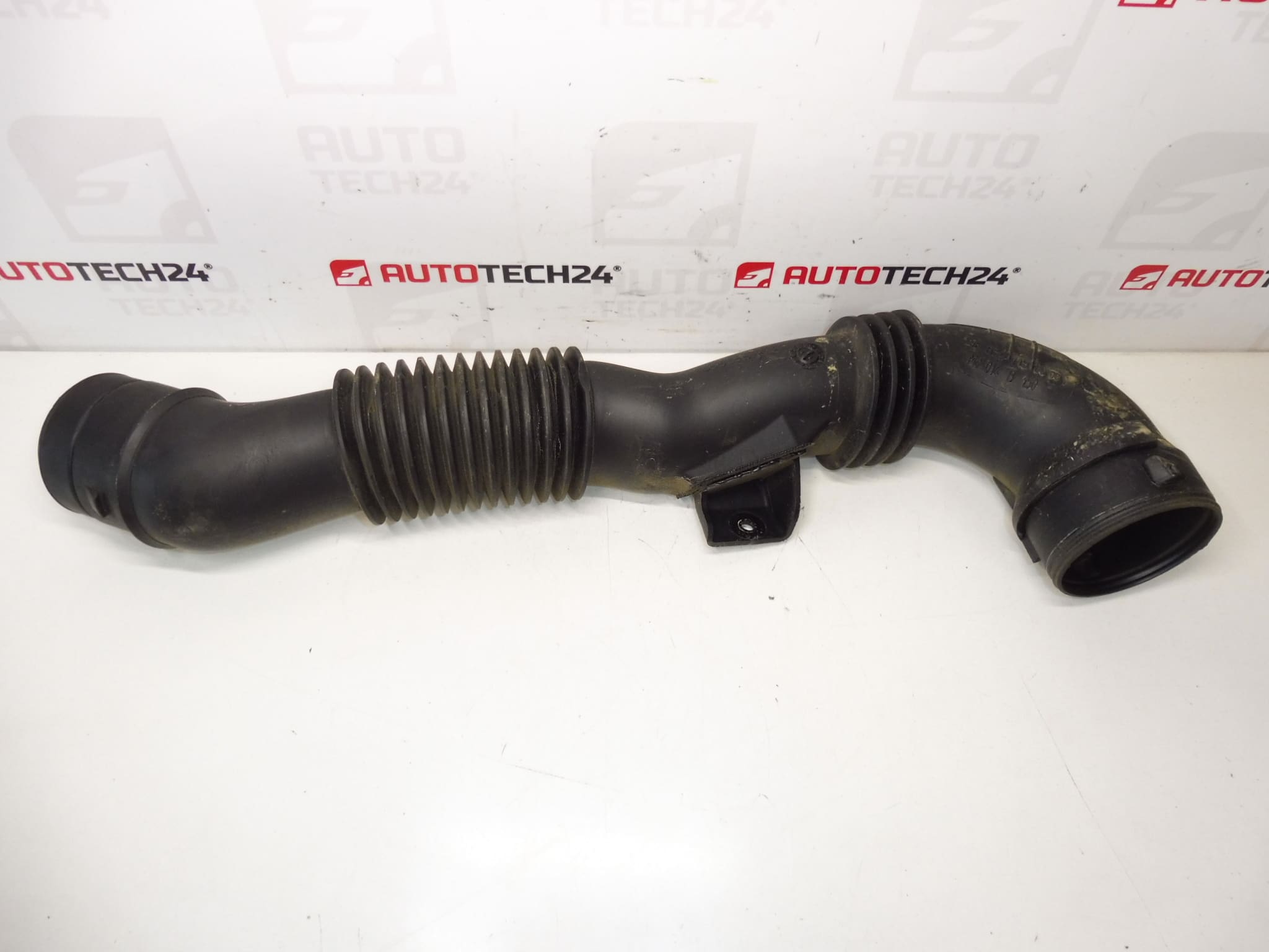 Air Intake Pipe 1.4 VTI 70 kW 8FS Citroën Peugeot 9685471880 1436L3 - Image 2