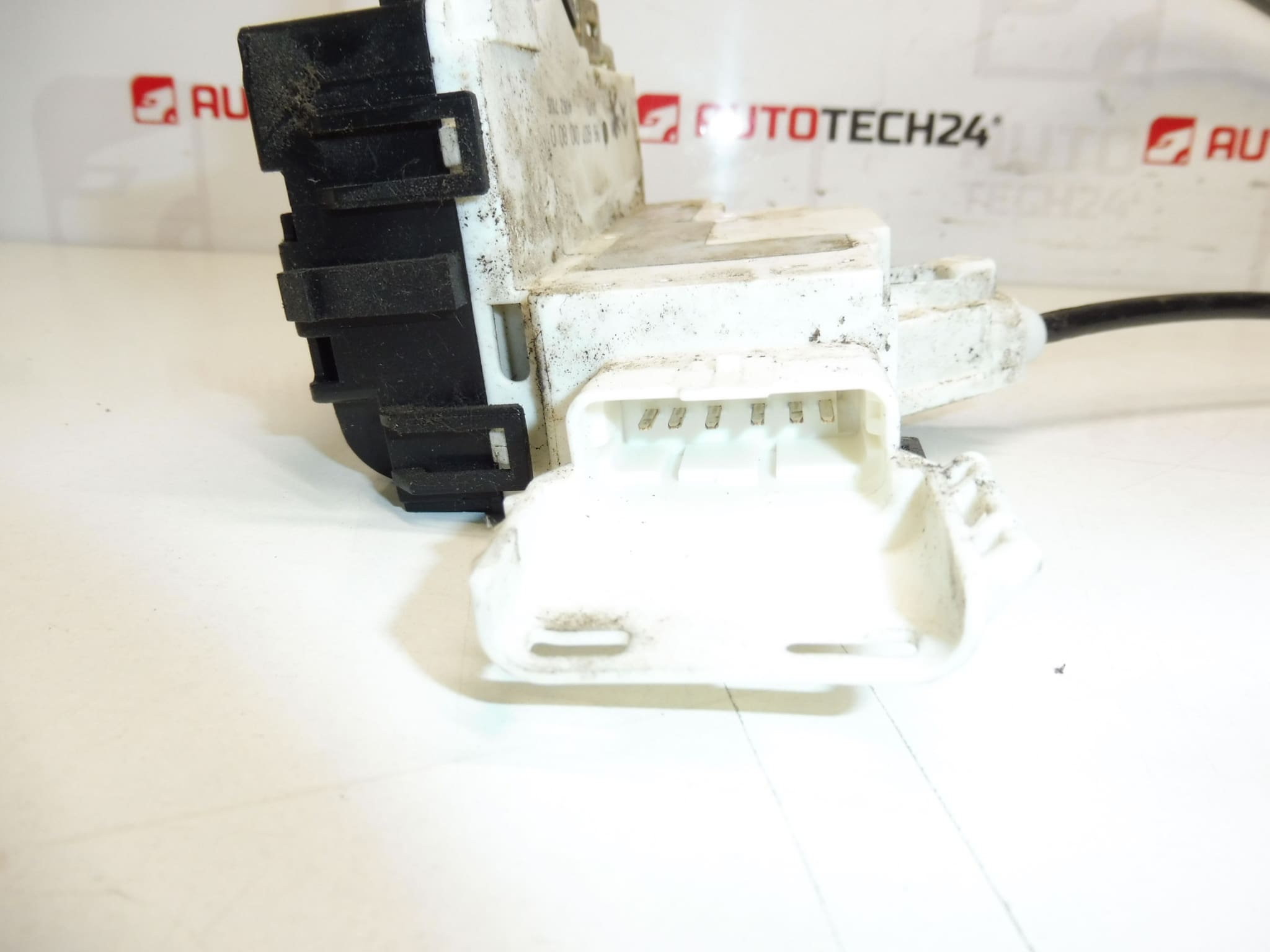 Passenger Door Lock Peugeot 1007 9646010280 9660701080 9681333880 9136AP - Image 2