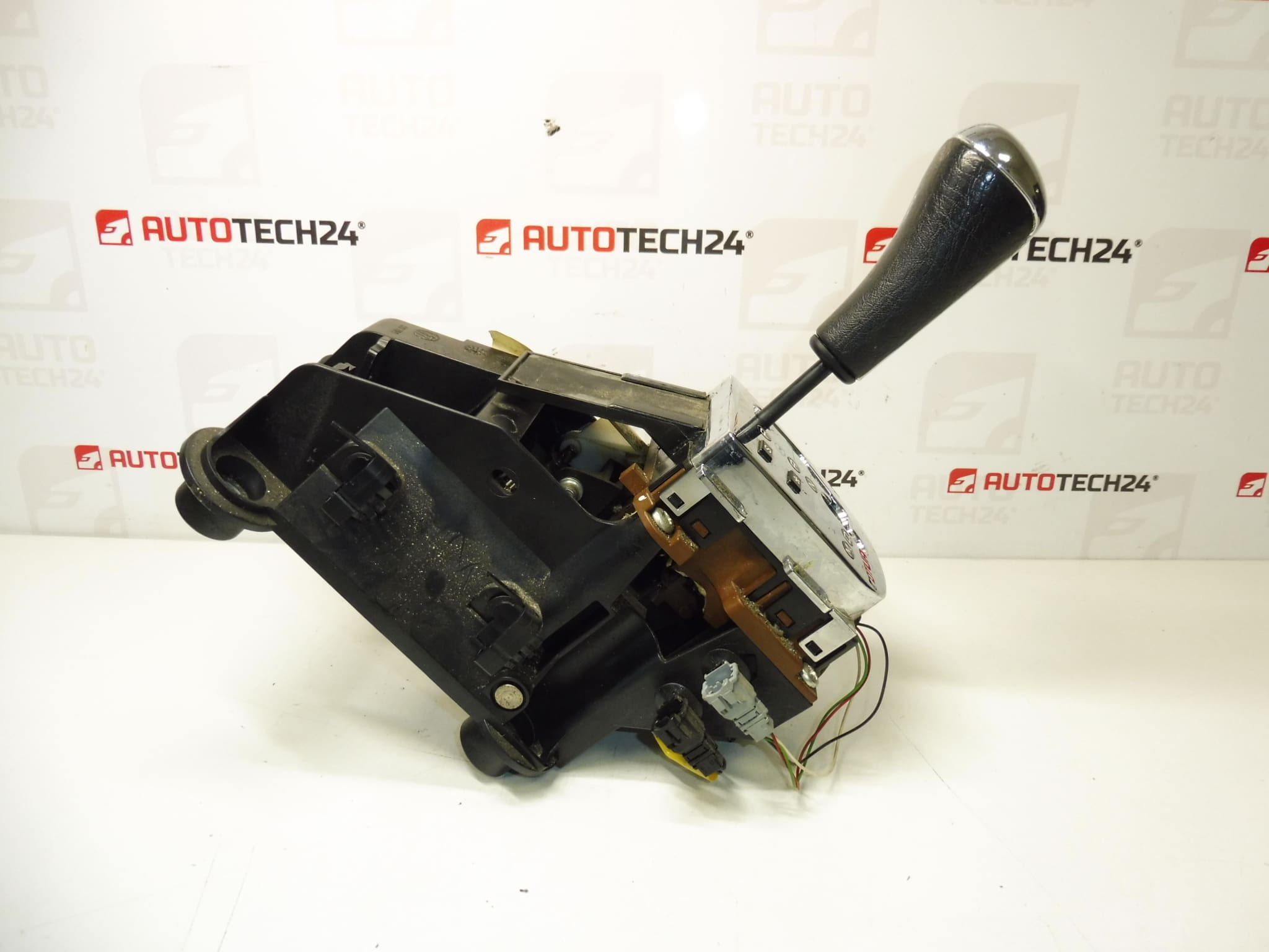 Automatic Gear Shift Selector for Peugeot 307 / Citroën C4 - 9681946280, 2400EK - Image 2