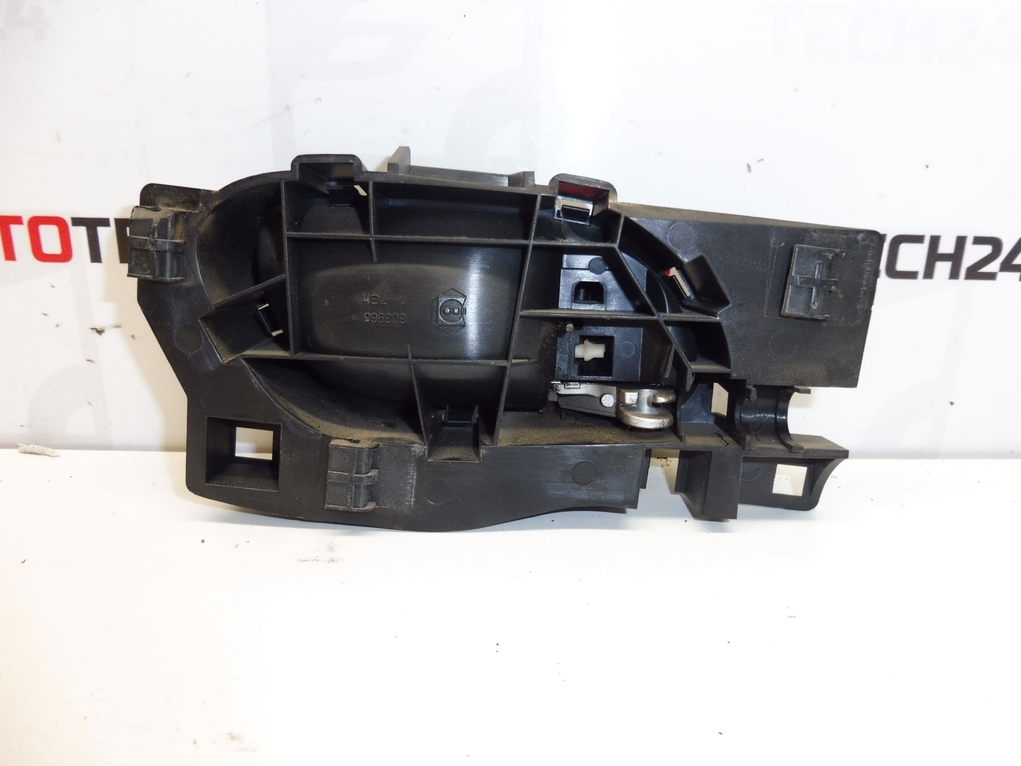 Inner Door Handle Left Peugeot 207 96802456VV 9143L8 - Image 2