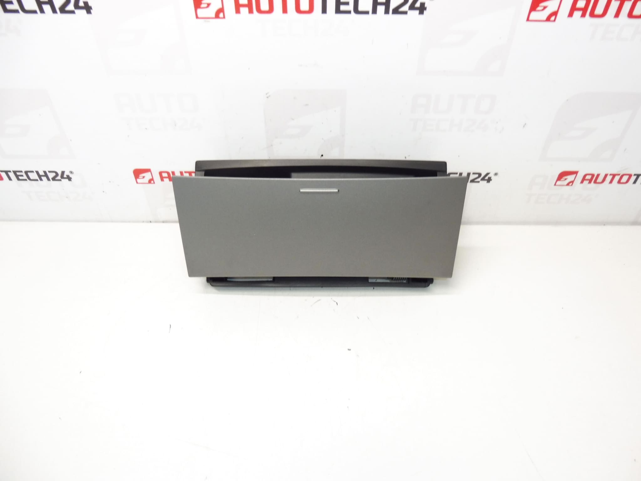 Ashtray with lighter Peugeot 407 9644562177 8211JH