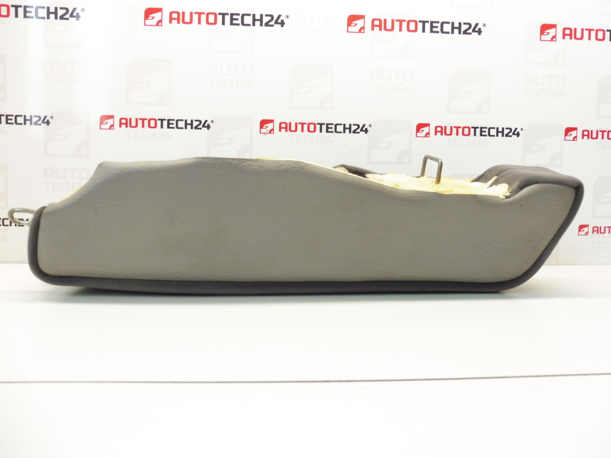 Peugeot 607 left rear airbag cover 8852D2