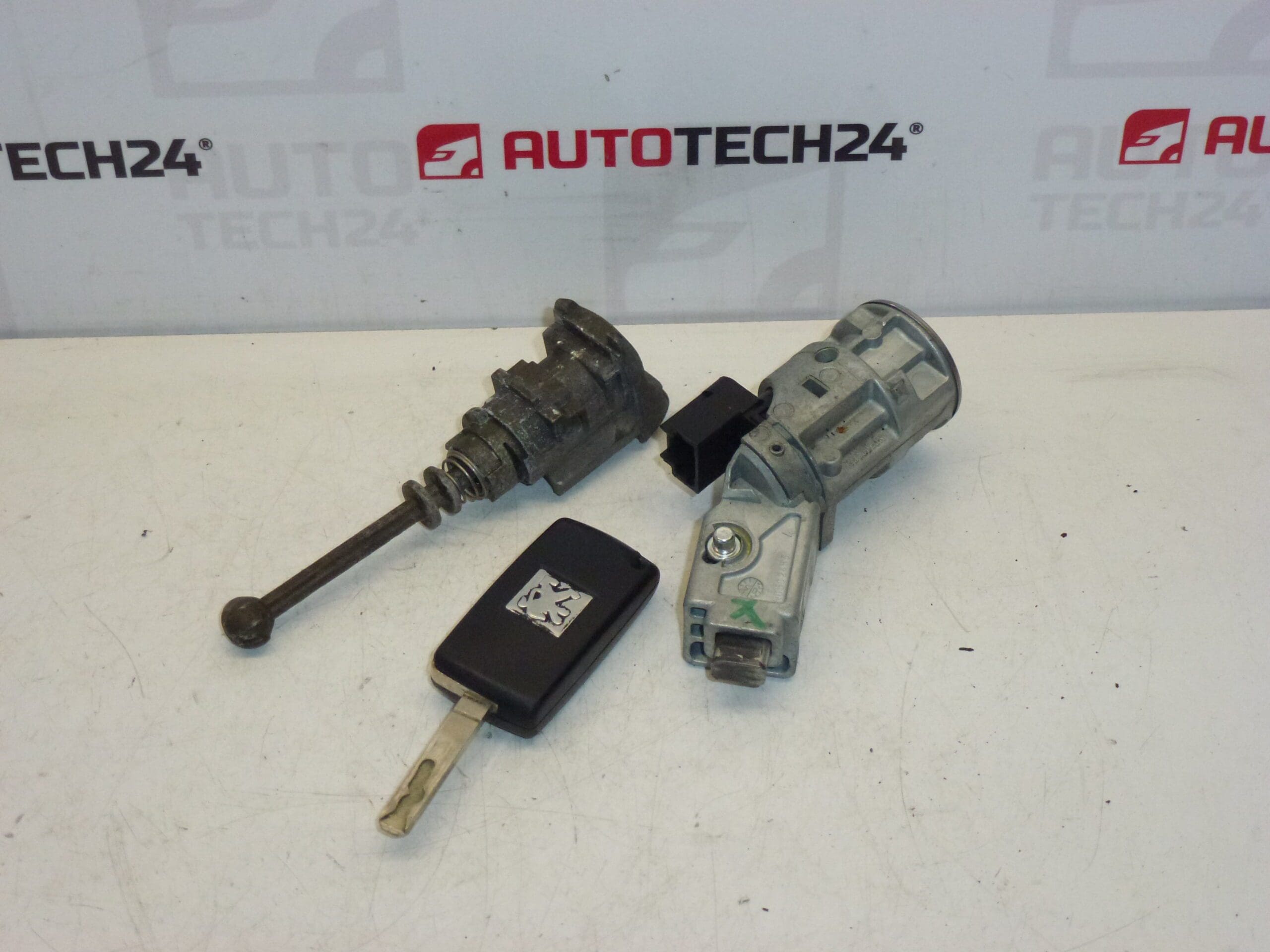 Switch box, door lock and one key Citroën Peugeot 4162EQ 4162EA