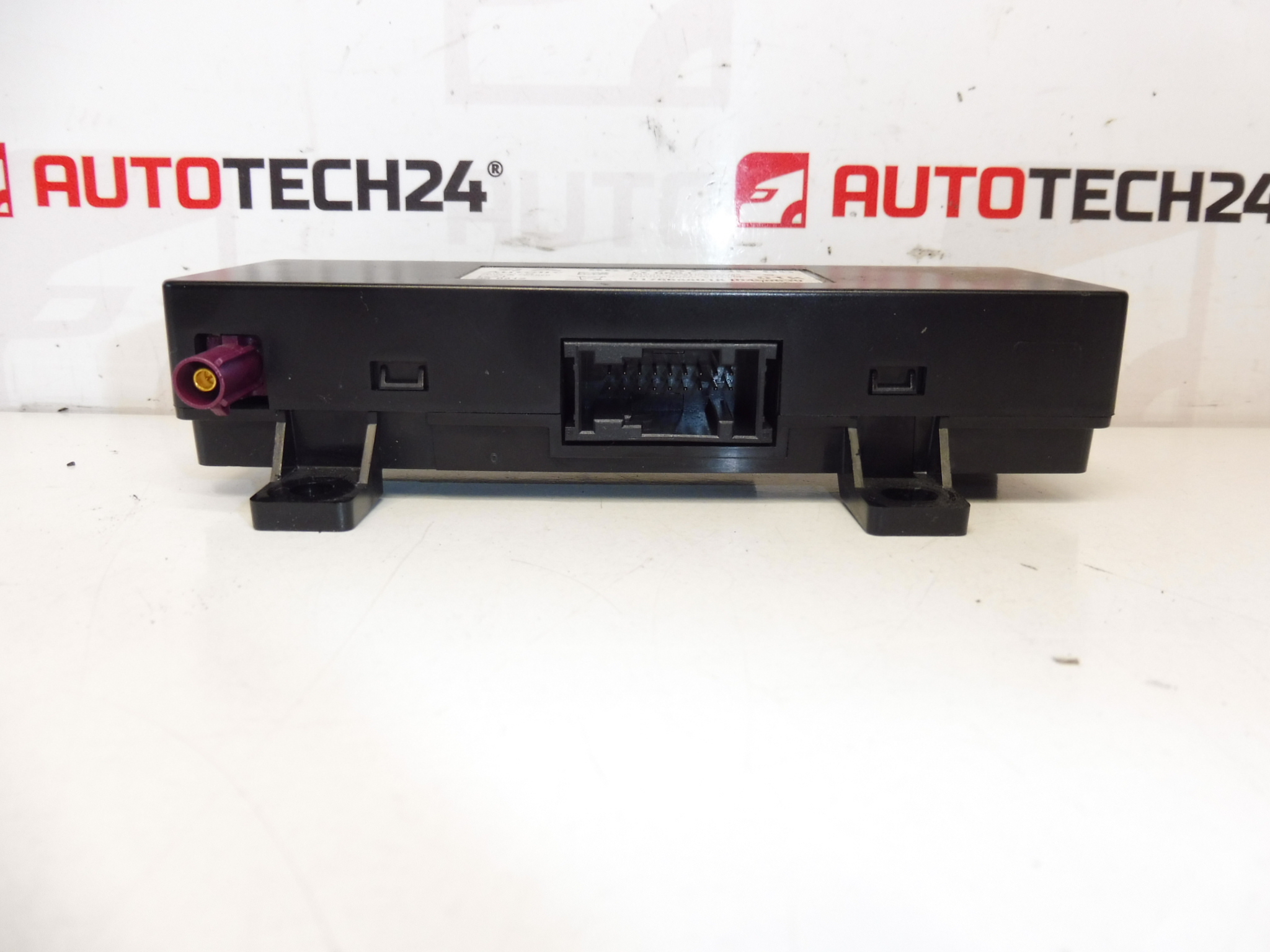 Peugeot Citroen telematics unit 9674767580