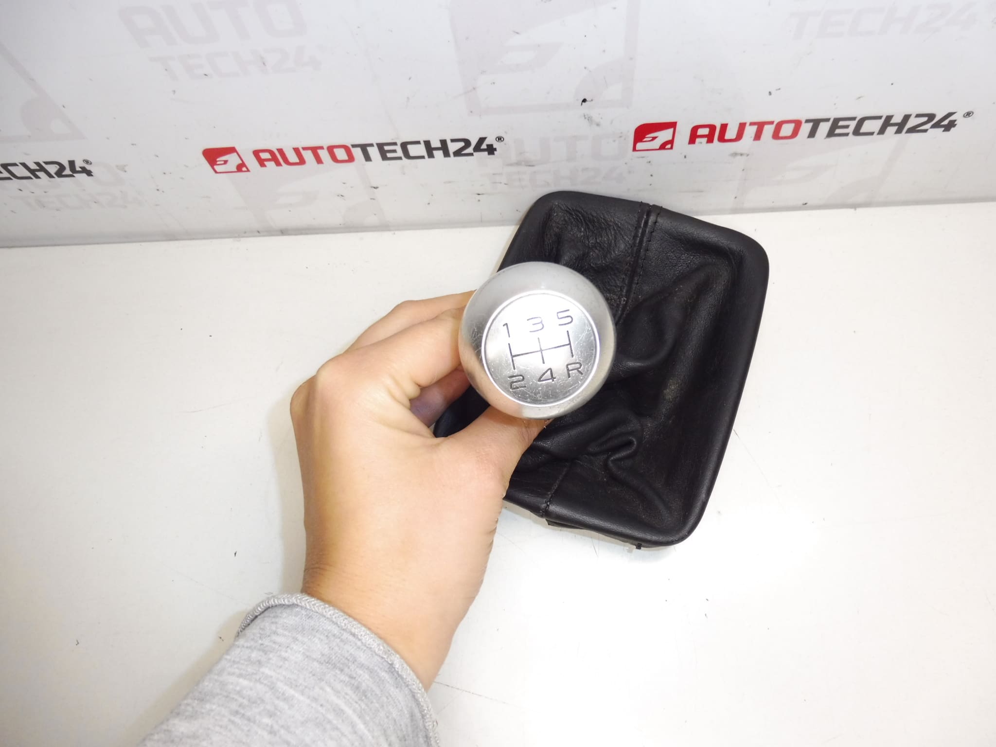 Citroën/Peugeot Gear Shift Knob 2403CY 7588PC 7591T3 - Image 2