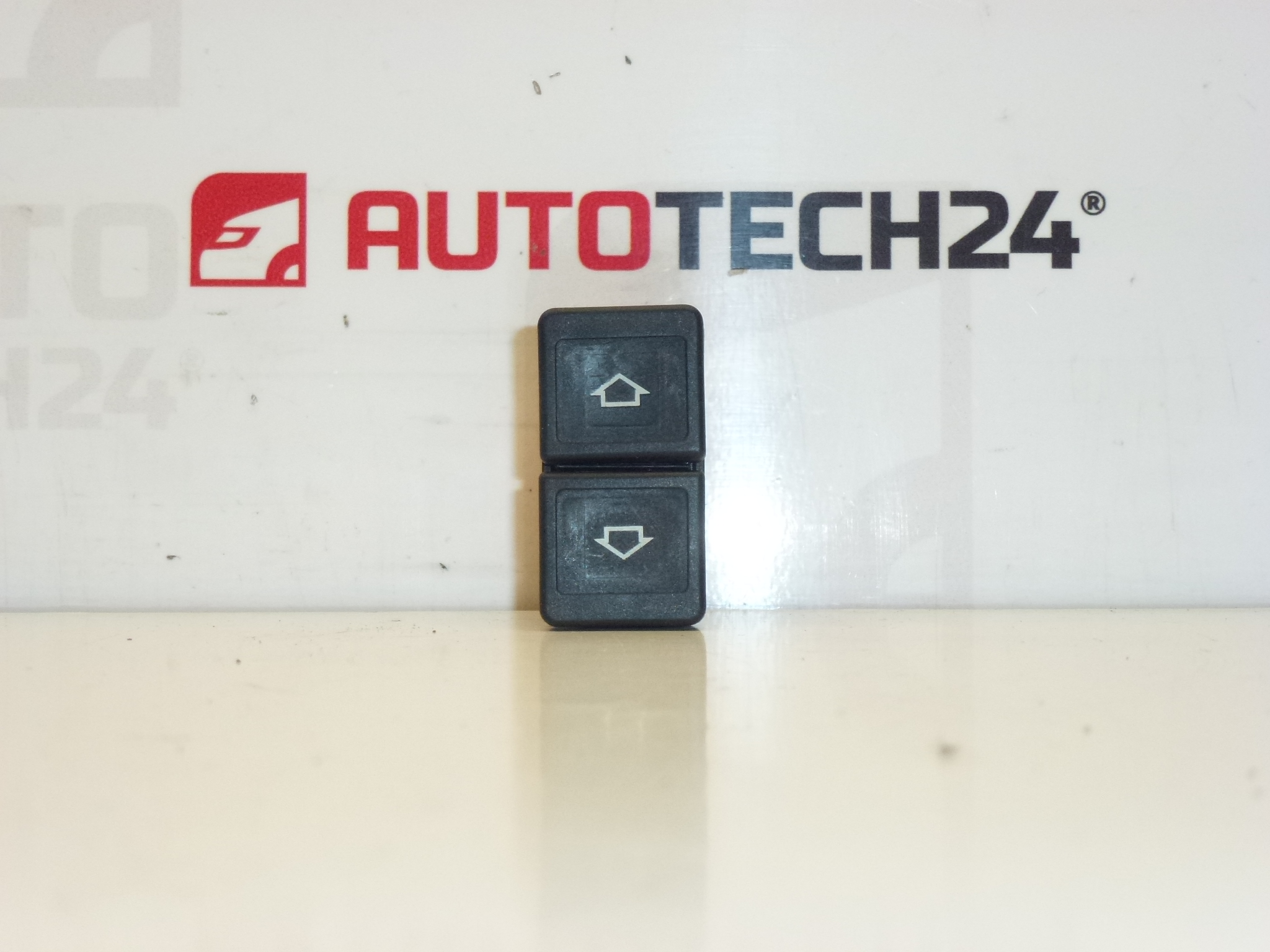 Citroën Xsara Picasso Window Control 6554E1