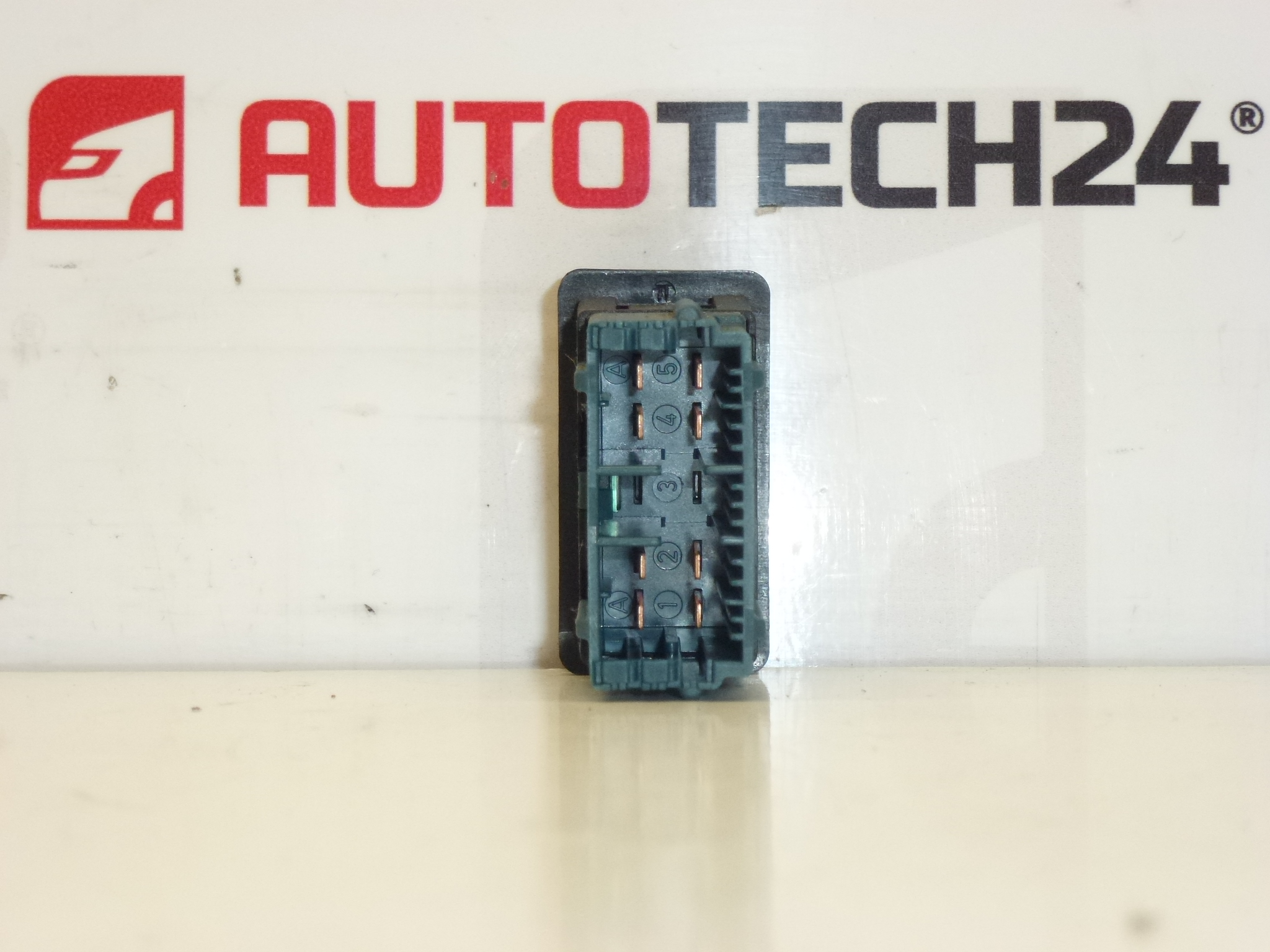 Interior lighting controller Citroën Peugeot 655421