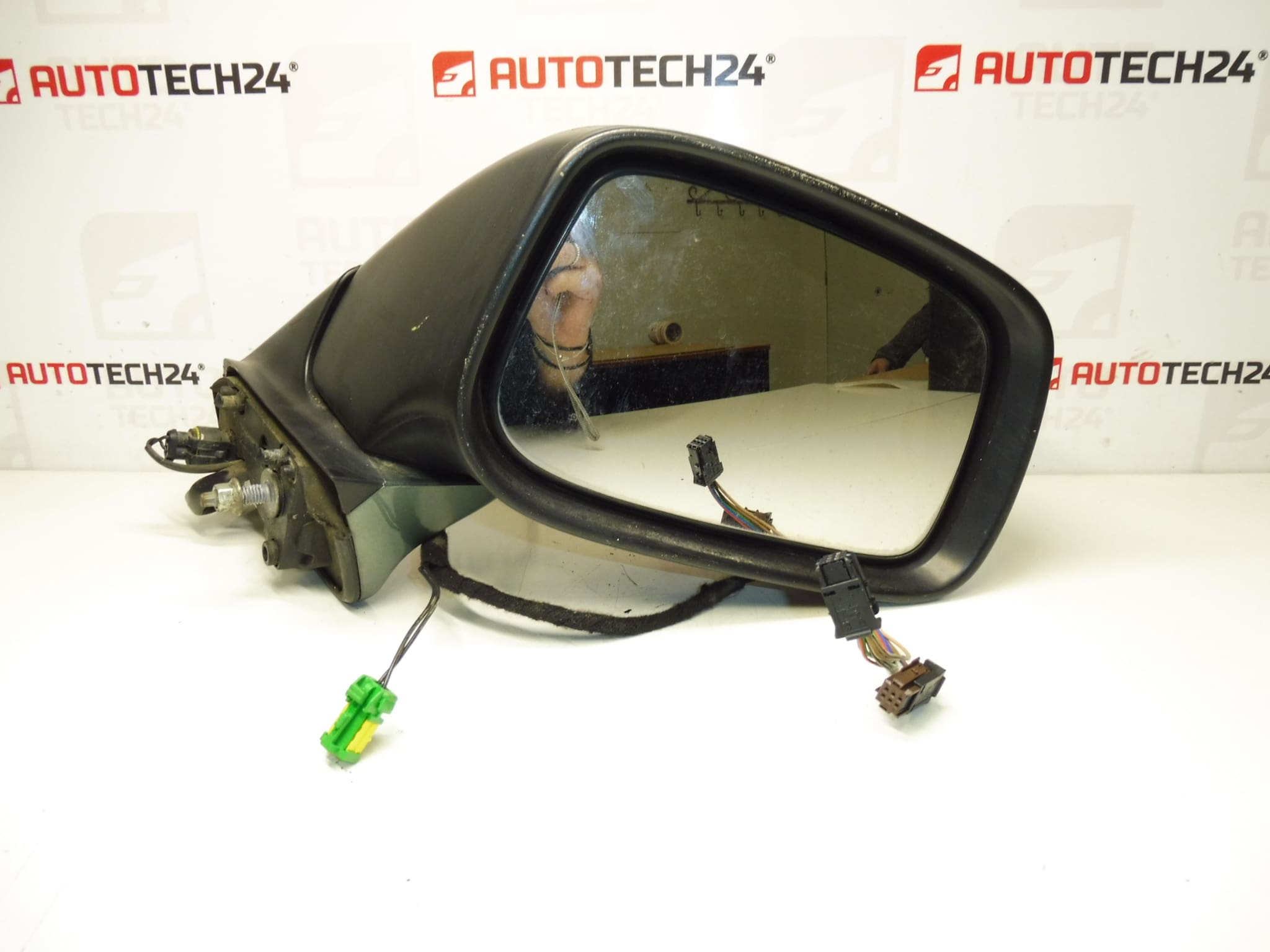 Used right-hand electric folding side mirror for Citroën/Peugeot, part no. 14009349S2, 8153FV - Image 2