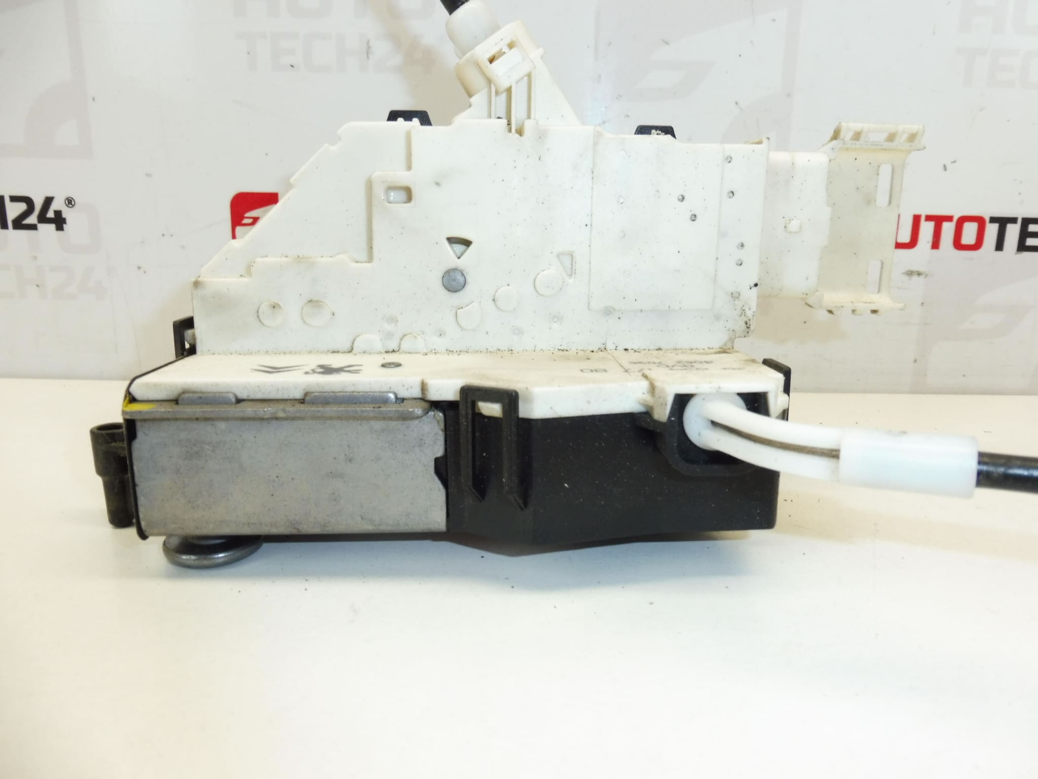 Right Door Lock Peugeot 407 9683417780 9136FE - Image 2