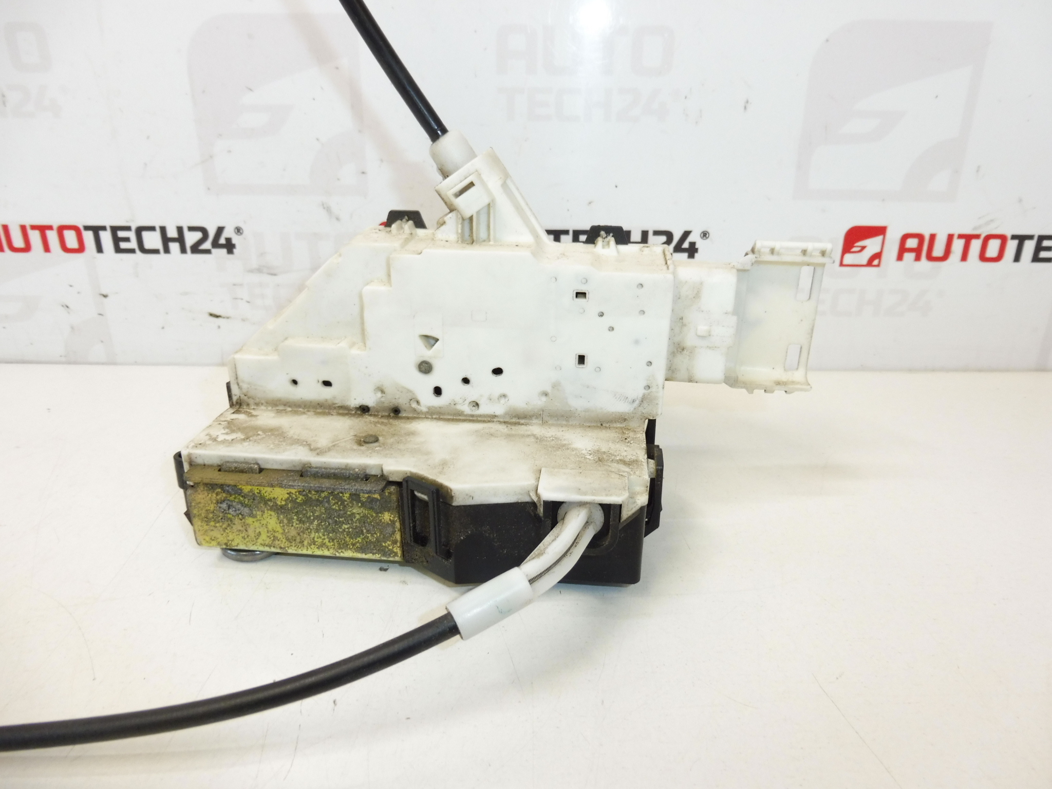 Peugeot 407 right door lock 9660698180 9136CK