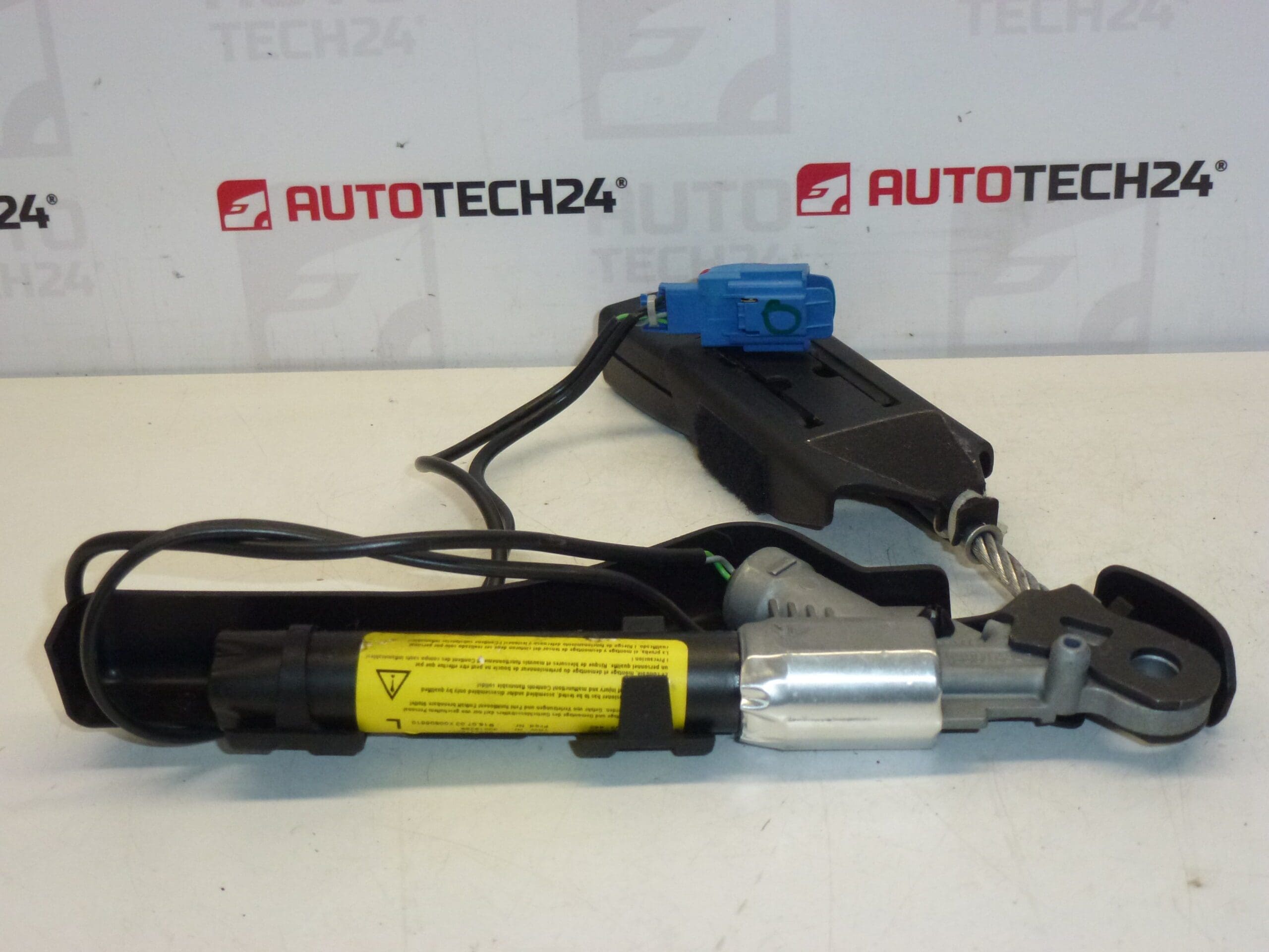 Left Front Pyrotechnic Tensioner Citroën C2 C3 9640676877 8973TH - Image 2