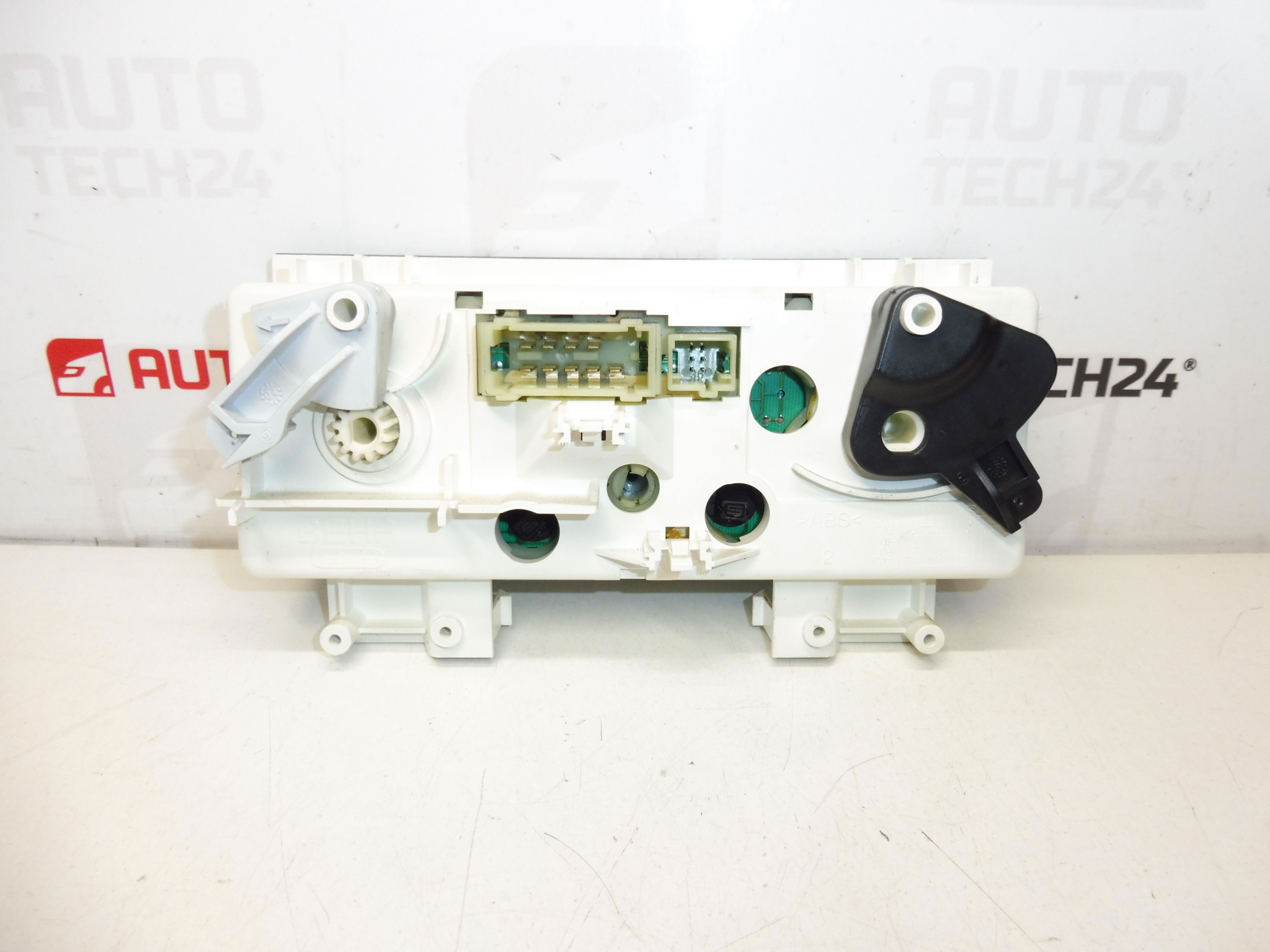 Air conditioning control Behr B5RF Citroën C4 B9642 6451VK