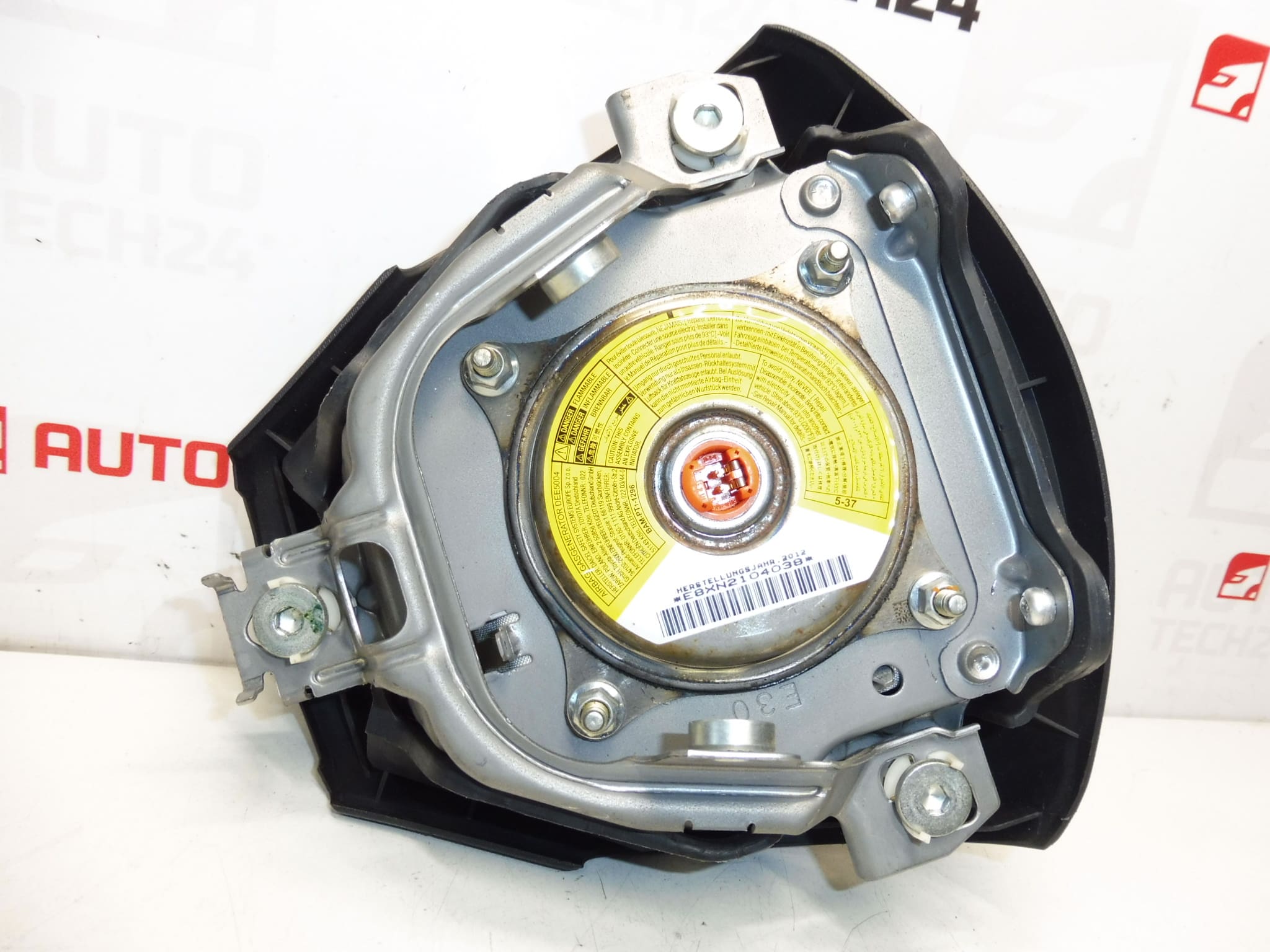 Driver Airbag Peugeot 107 from 2013 16080426ZD - Image 2