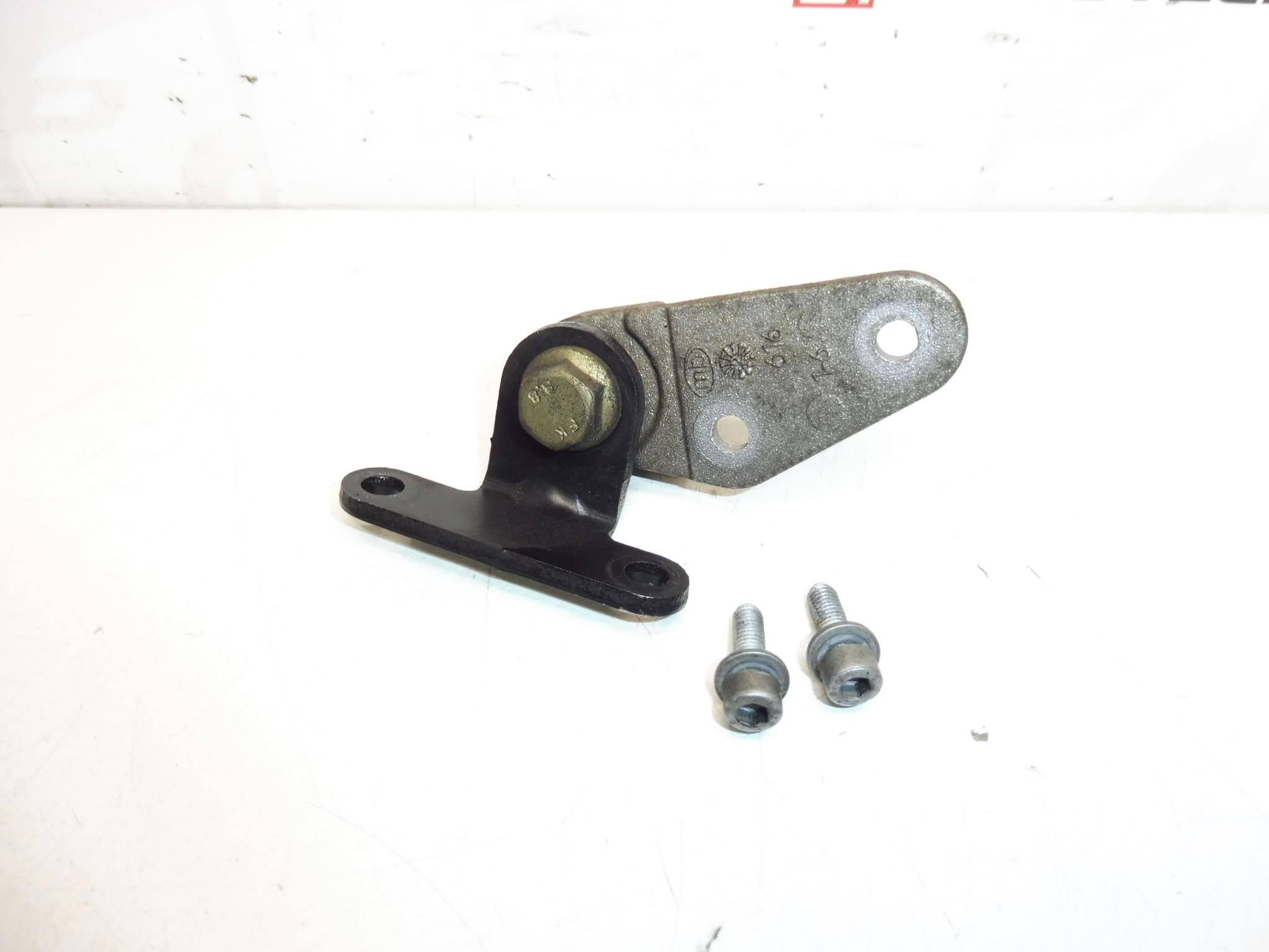 Rear bracket bracket 1.4 HDI 16V 8HY 192670 192655