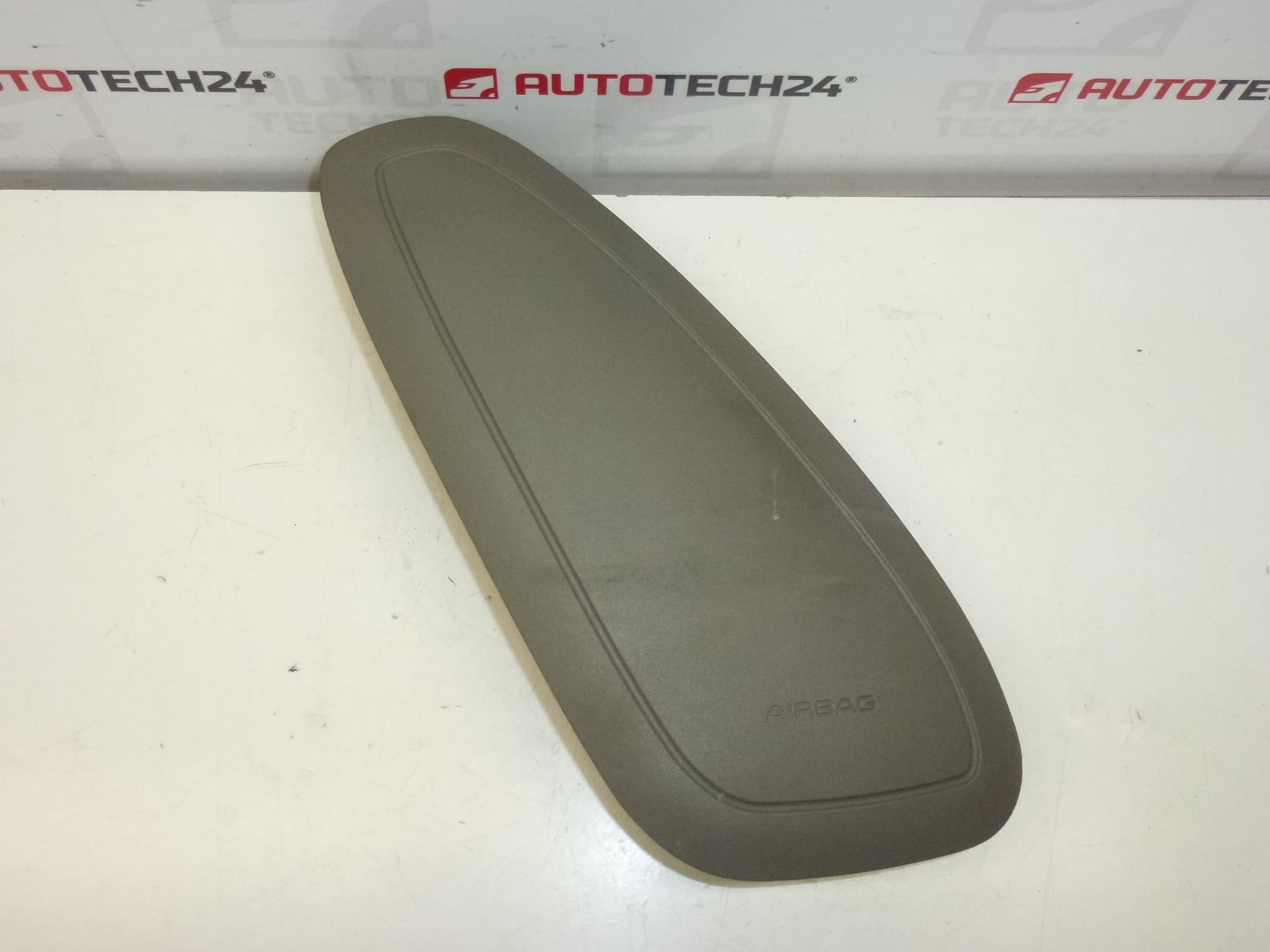 Airbag right Citroën Xsara Picasso 96472198GW 8216S5