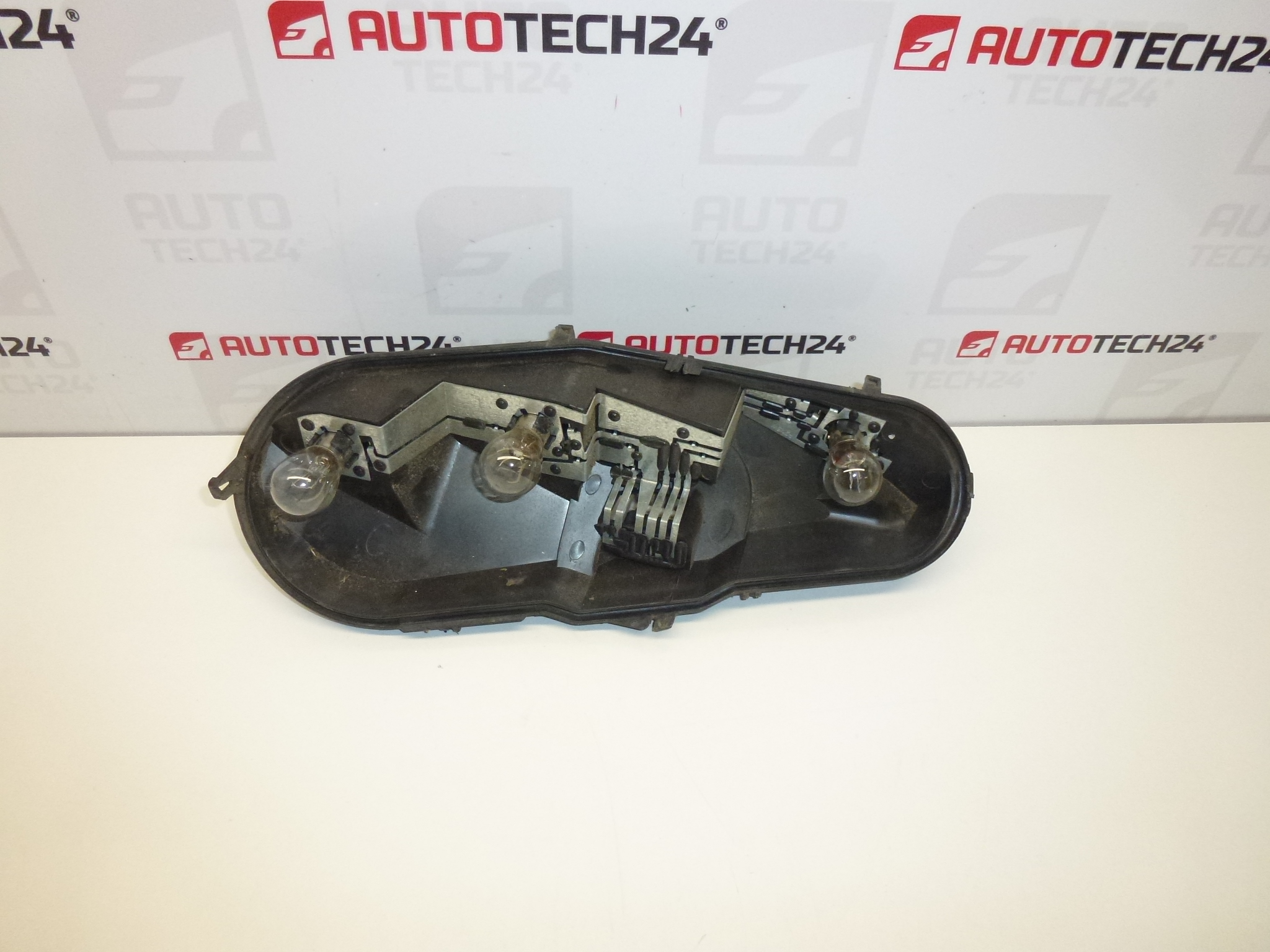 Left rear lamp bolt base with Citroën C1 Peugeot 107 604686 cable cable