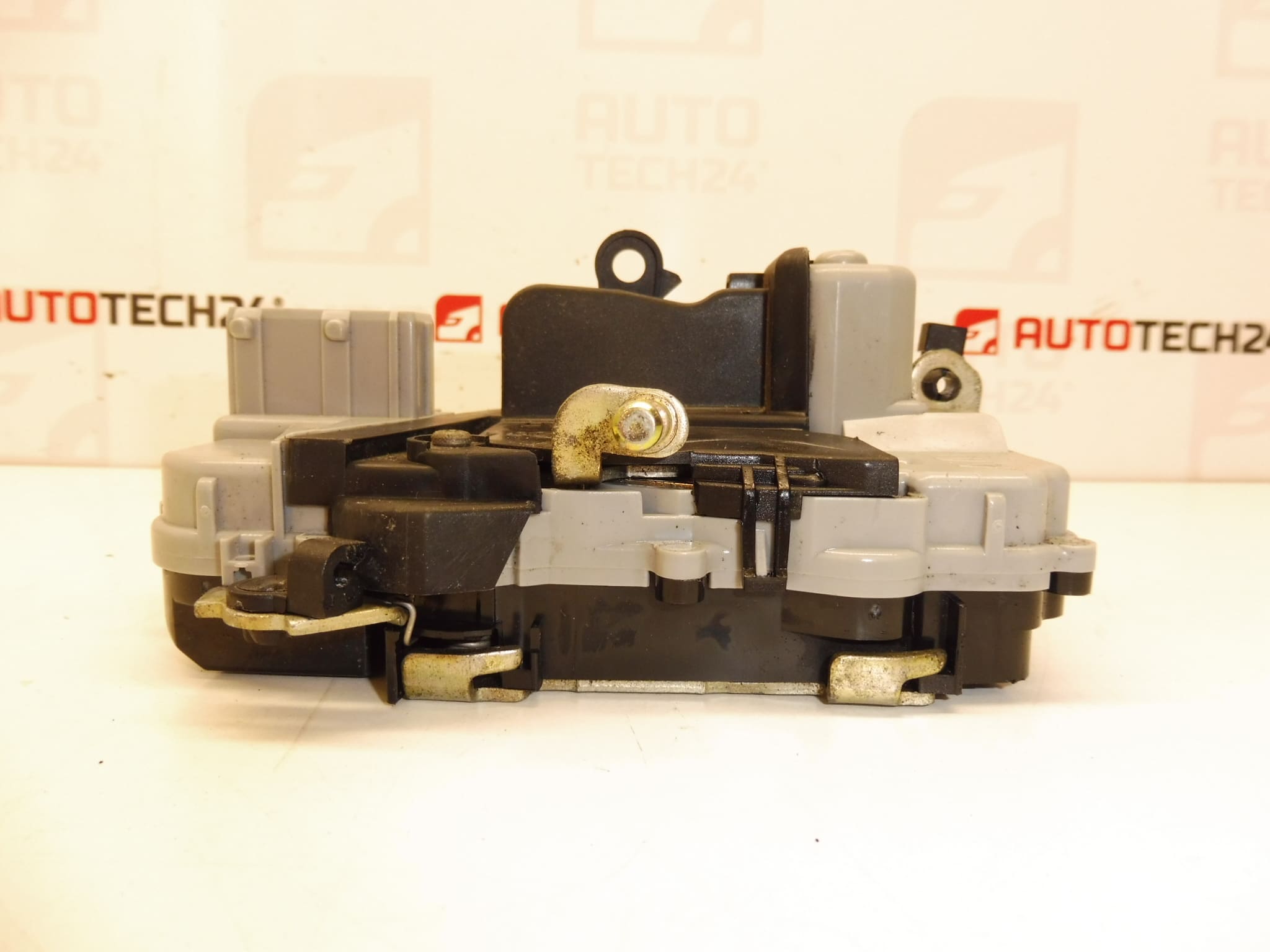 Right Front Door Lock Citroën Xsara Picasso Square Connector 9136J3 - Image 2