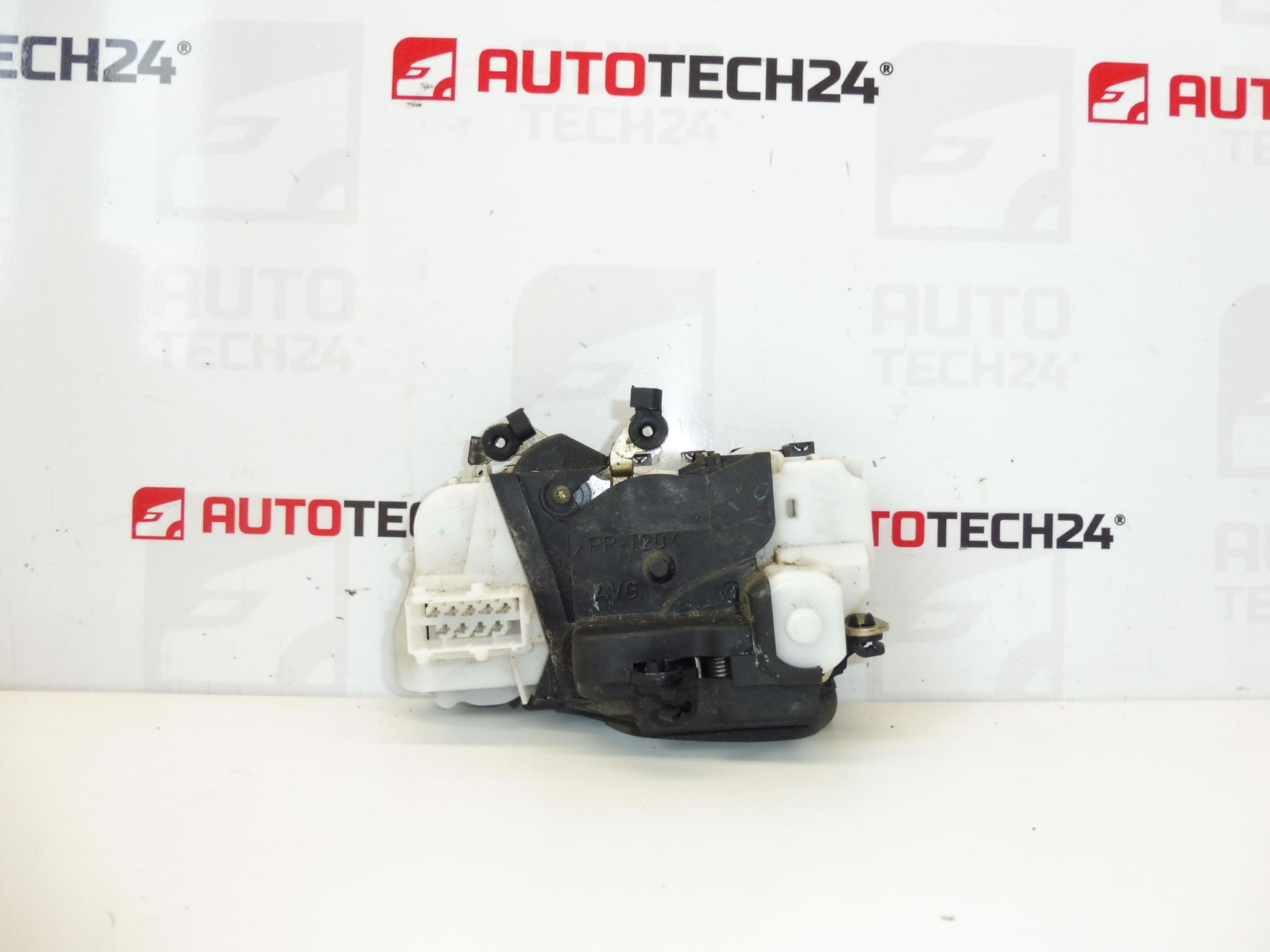 Left front door lock Peugeot 607 9135G3
