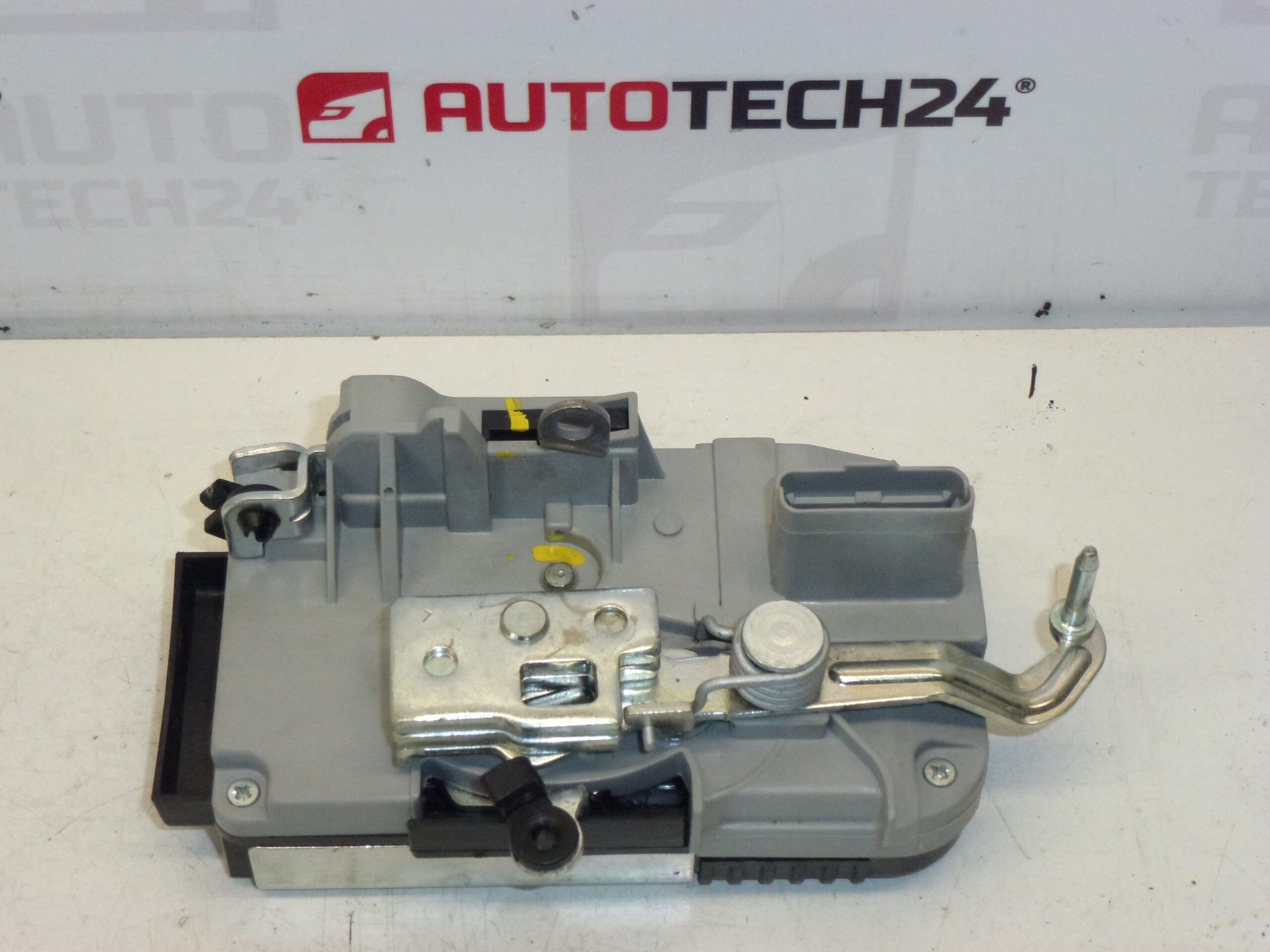 Left front electric door lock Citroën/Peugeot 9135L4 - Image 2