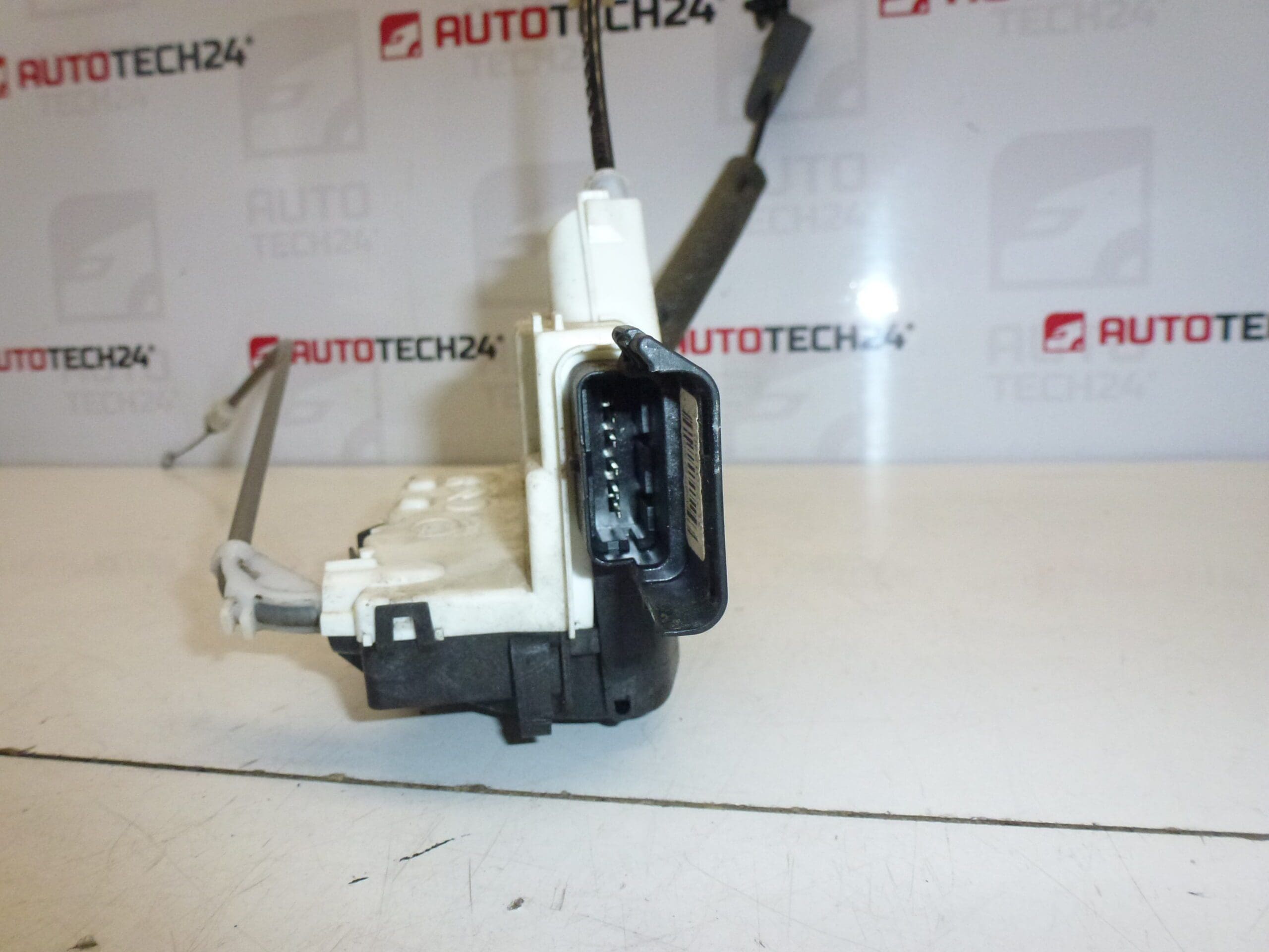 Citroën Peugeot 9675505480 755054 rear door lock