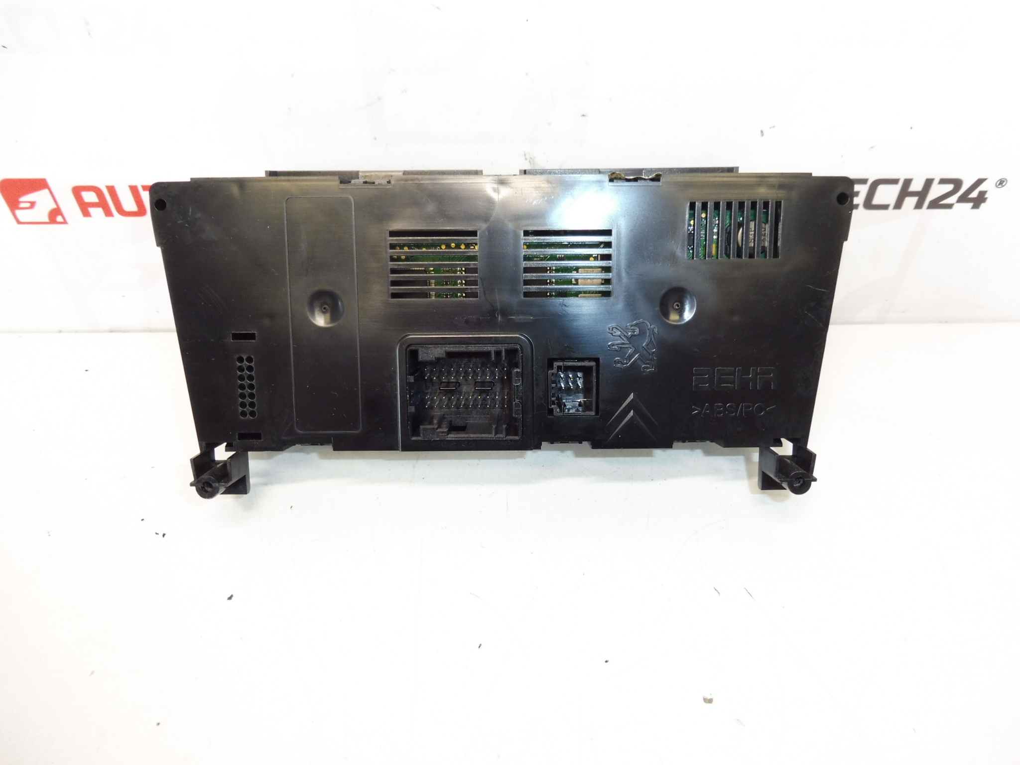 Peugeot 3008 5008 Heater and Air Conditioning Control 96738323XT 6451Y4