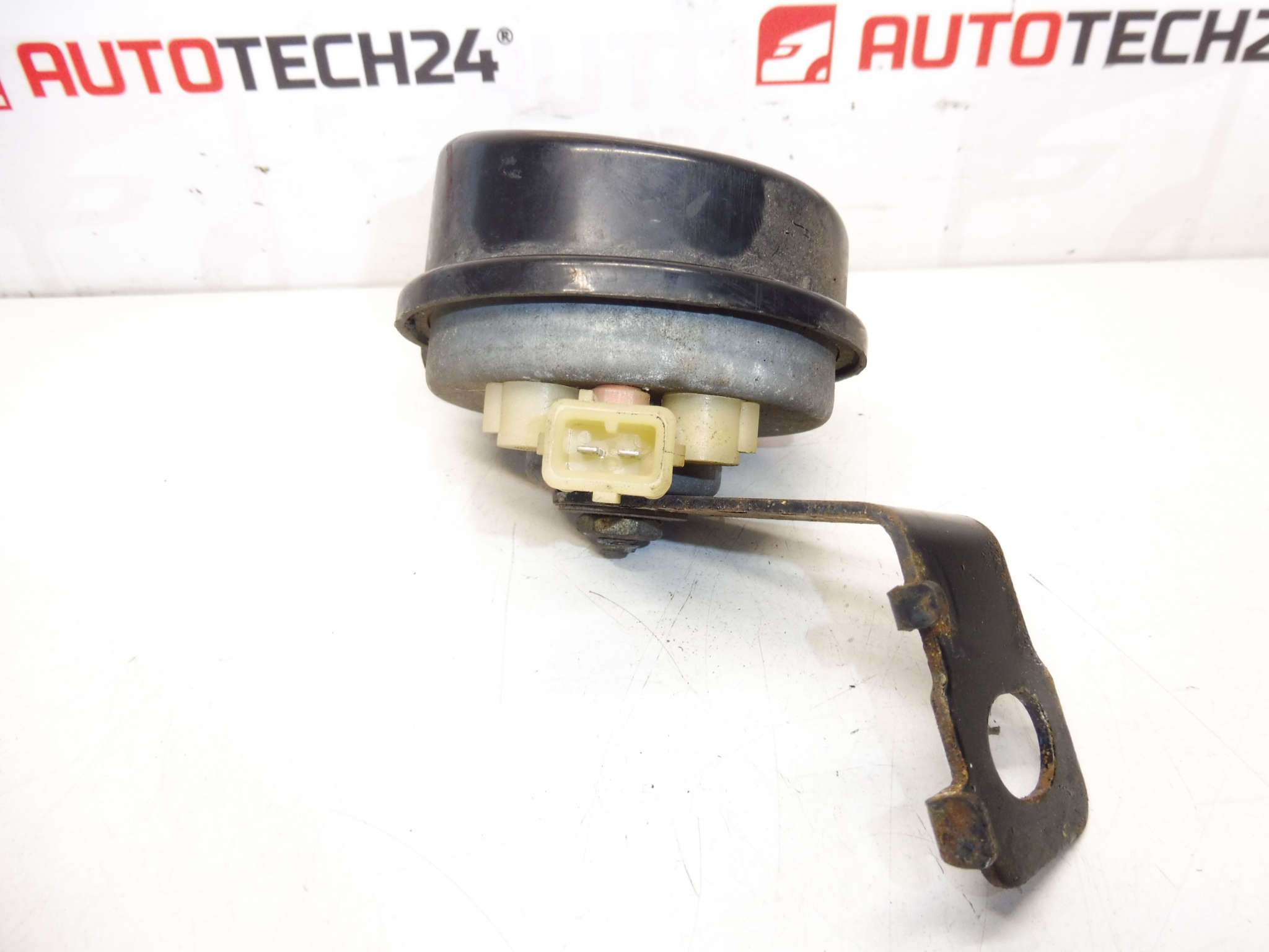 Horn horn with Citroen C4 6236G3 holder