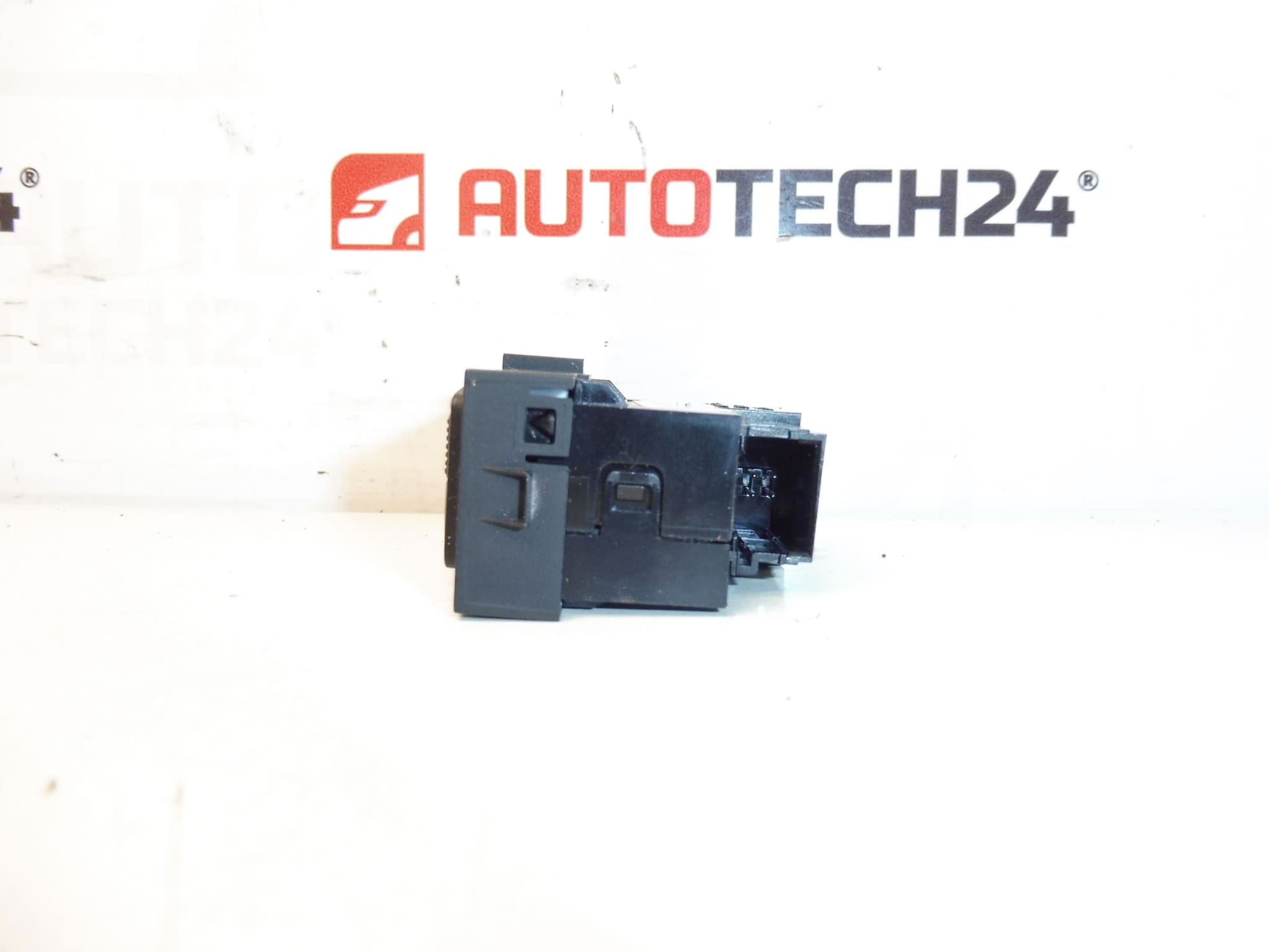 Seat Heating Control Switch Citroën Peugeot DS 98019840ZD - Image 2