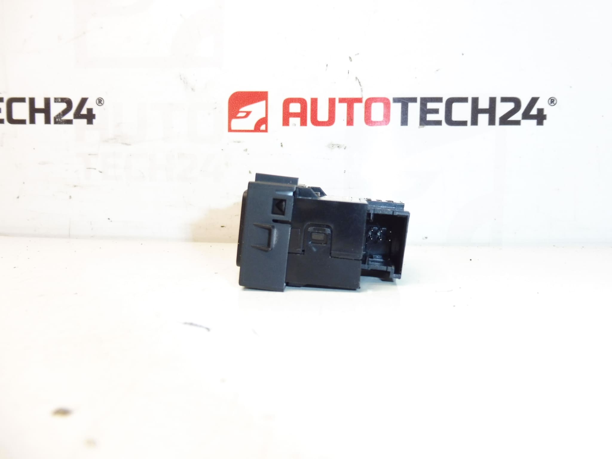 Seat Heater Control Citroën Peugeot DS 98019841ZD - Image 2