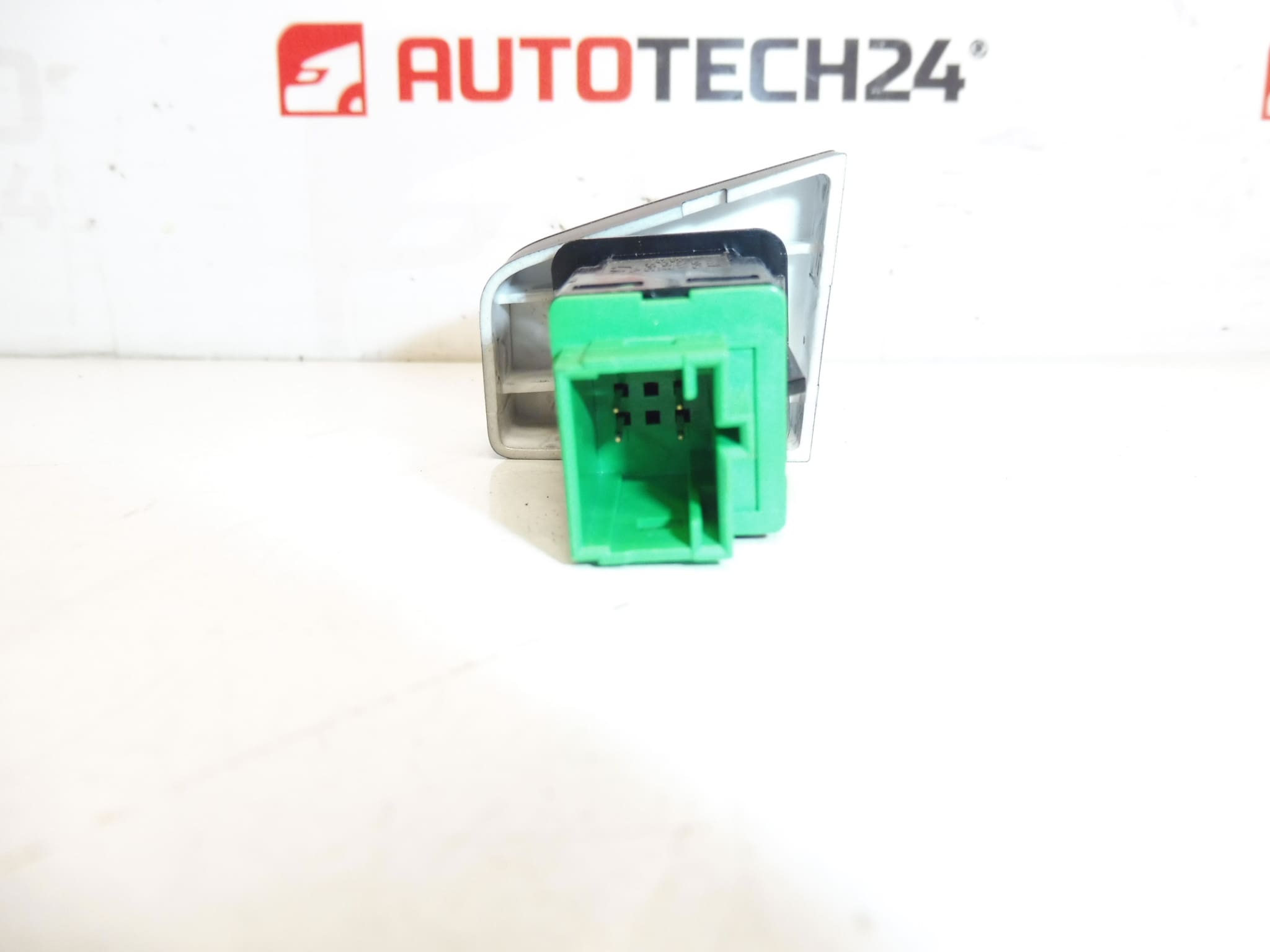 Central Locking Controller Citroën C-Elysée Peugeot 301 96765882ZD - Image 2