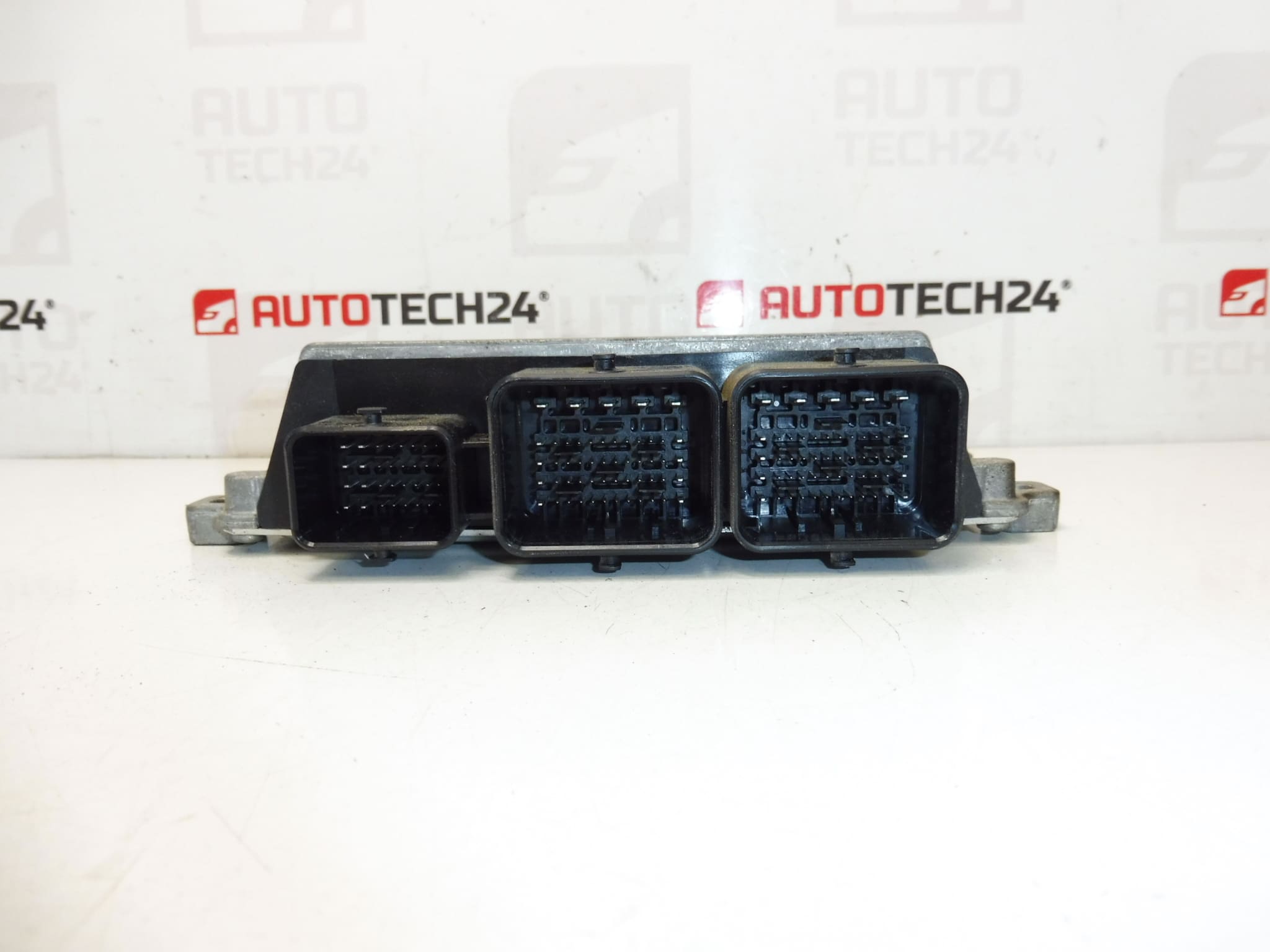 ECU Valeo V46.21 Citroën Peugeot 9806166080 9804436280 - Image 2