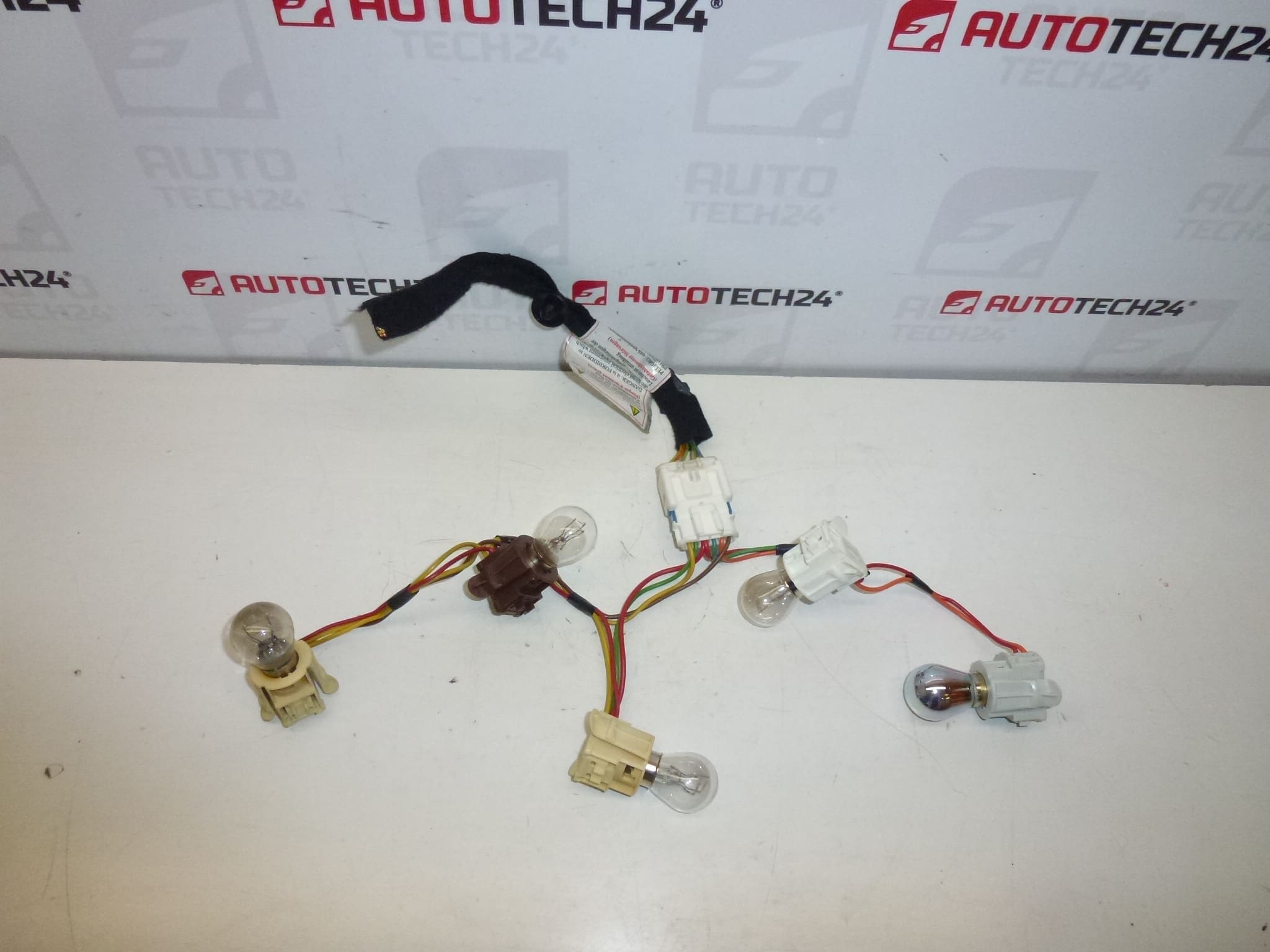 Peugeot 407 sedan 6350HP left rear lamp wiring