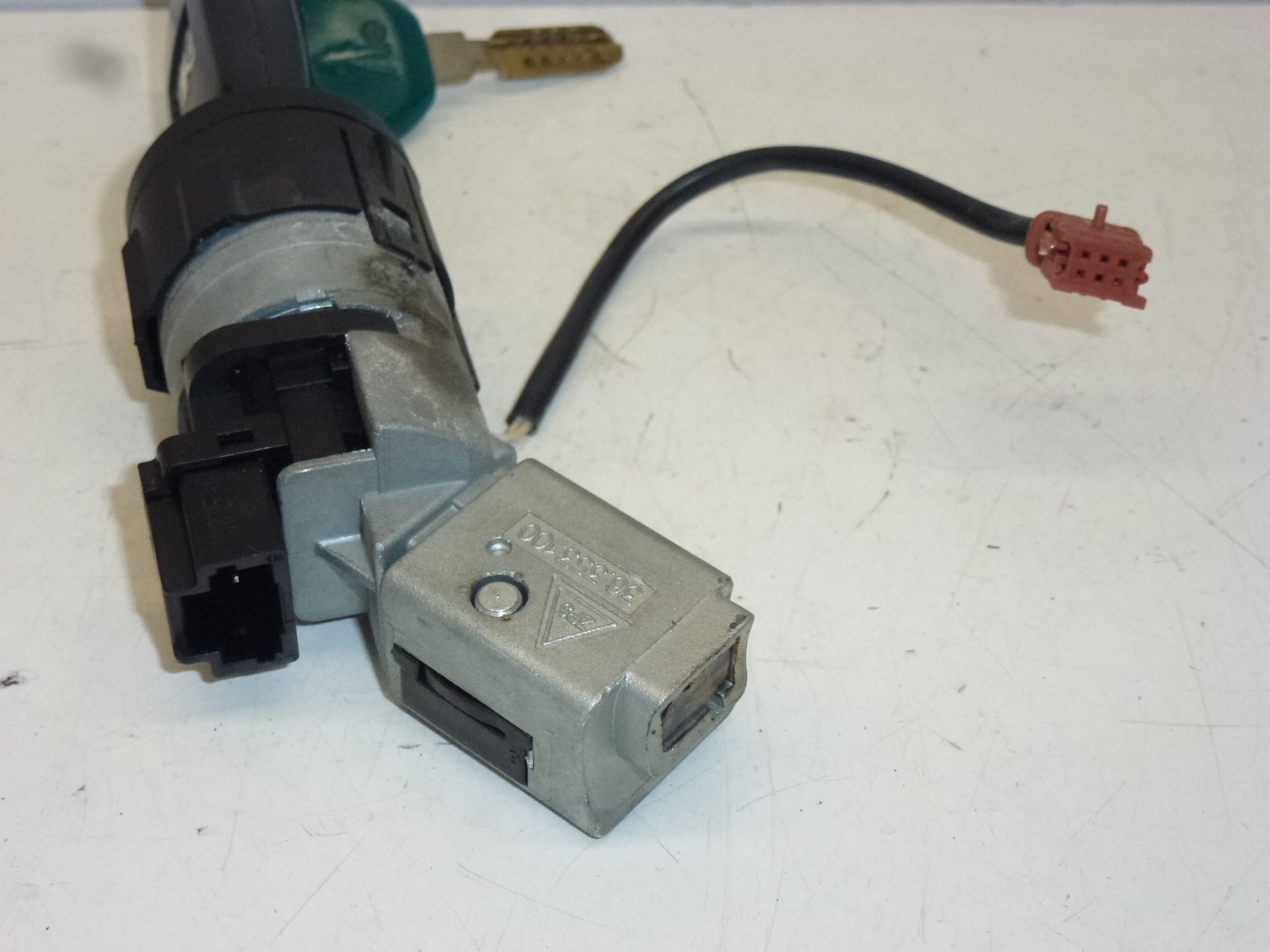 Ignition switch with one key for Peugeot/Citroën 4162KF - Image 2