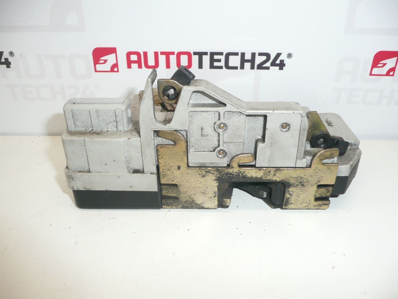 Left rear door lock for Peugeot 206 and Peugeot 406 Estate, part number 913758 - Image 2