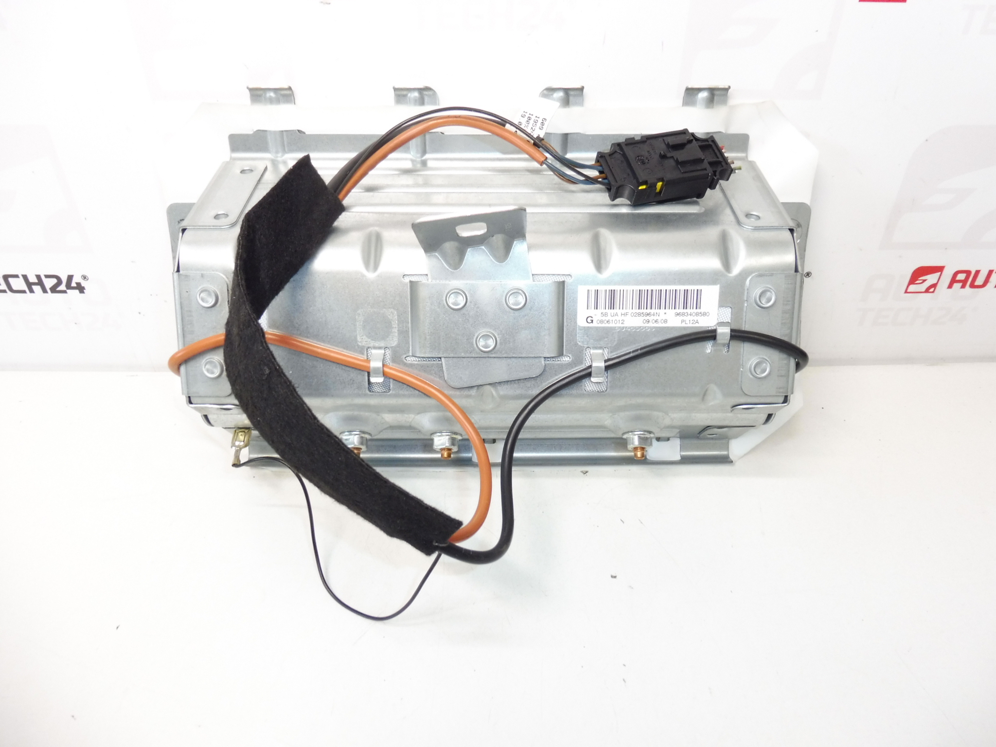 Passenger airbag Peugeot 207 9683408580 8216RY