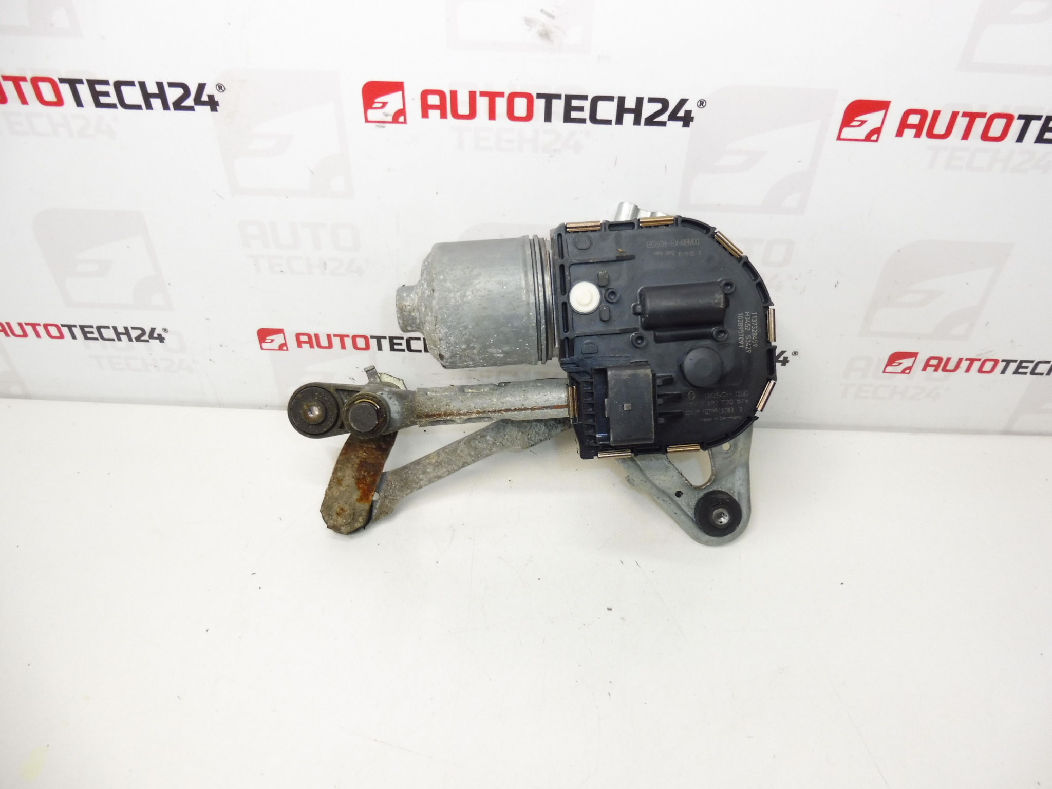 Left wiper motor Peugeot 5008 9671062180 6405PZ
